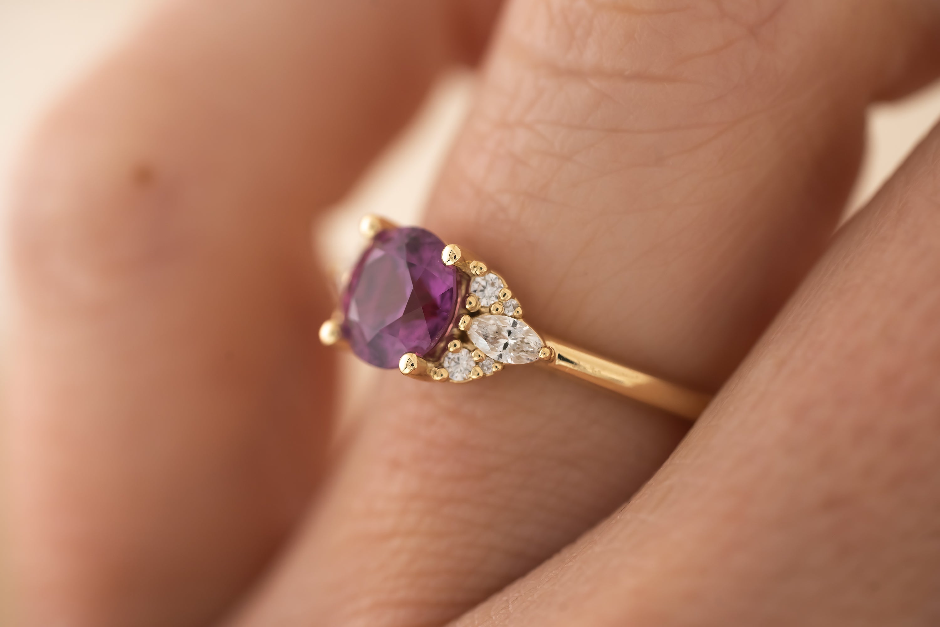 The Aya Ring | 1.64 CT Round Magenta Sapphire - Lavender Creek Gems