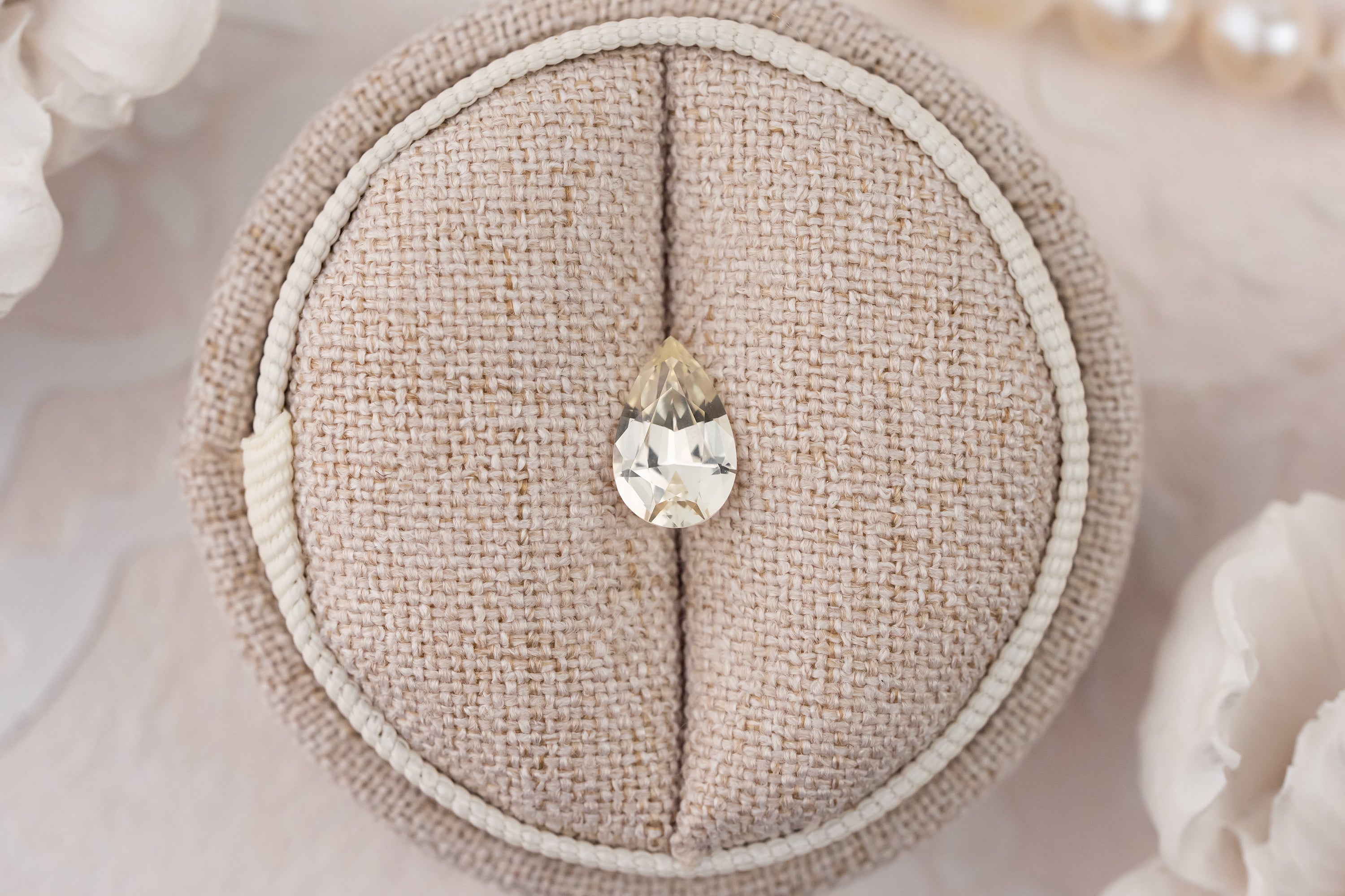 1.62 CT Pear Light Yellow Sapphire