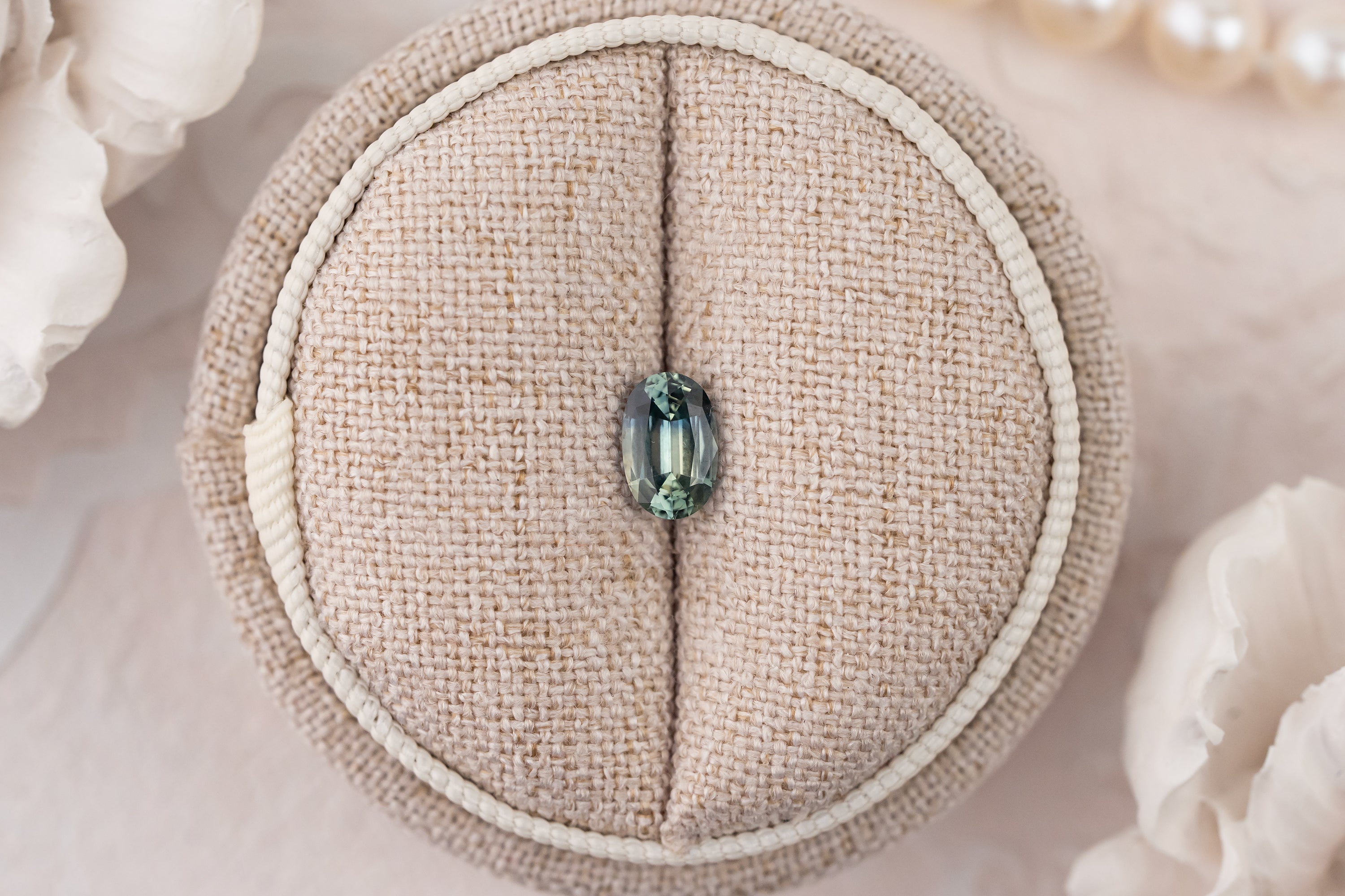 0.94 CT Oval Bicolor Teal Sapphire - Lavender Creek Gems