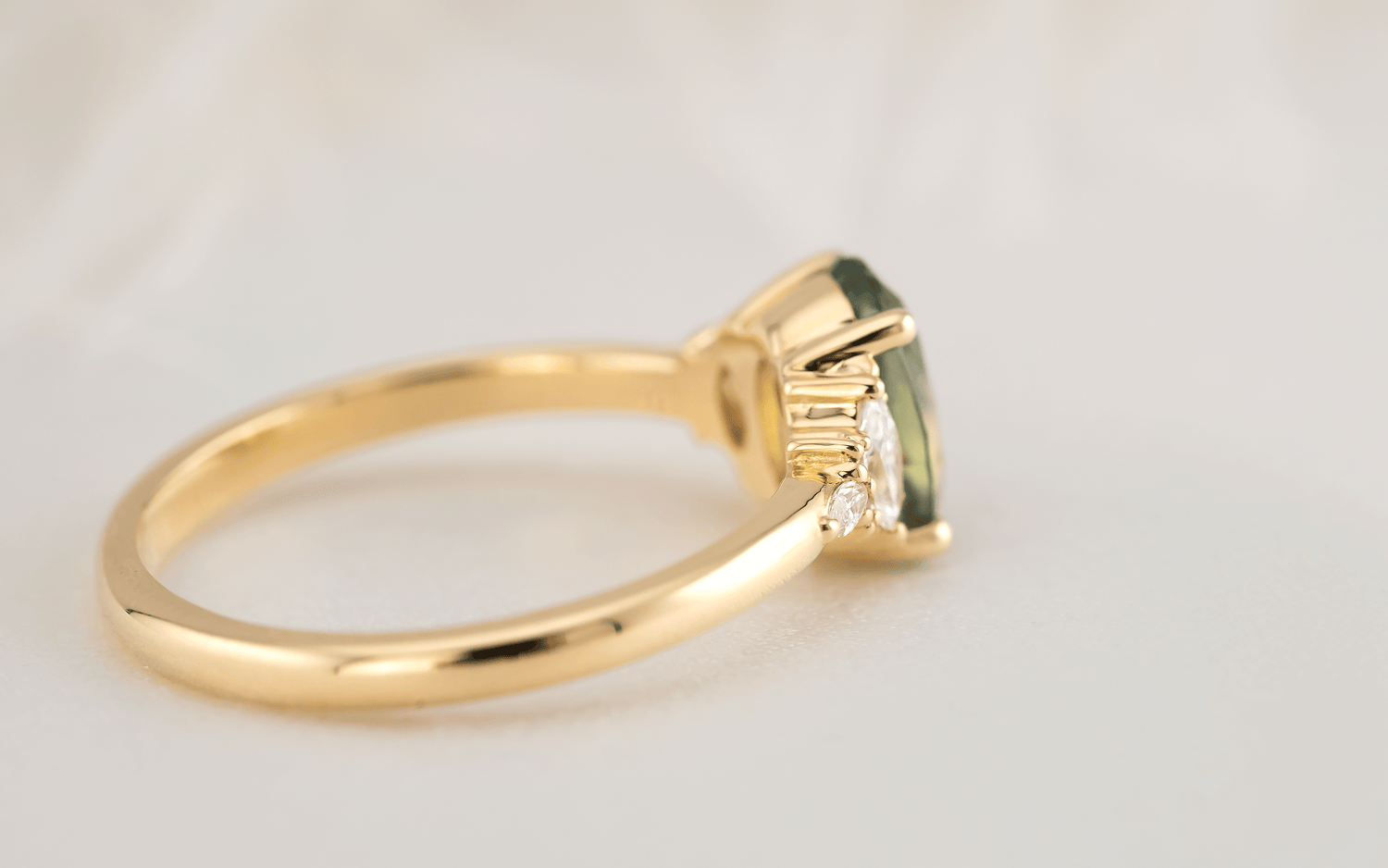 The Low Maeve Ring | 1.7 CT Oval Green Sapphire - Lavender Creek Gems