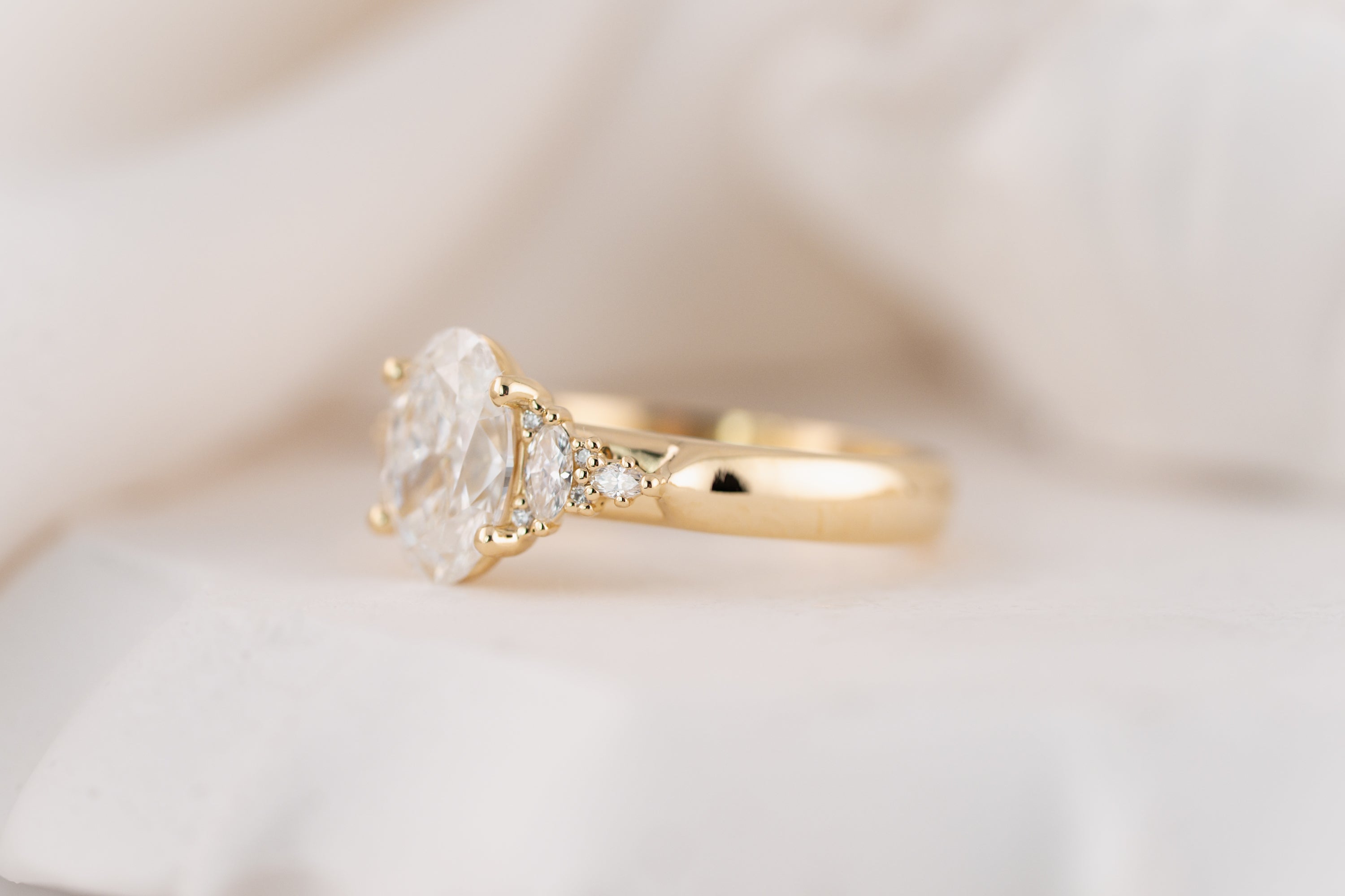 The Maeve Ring | 1.92 CT Oval Diamond - Wide Band