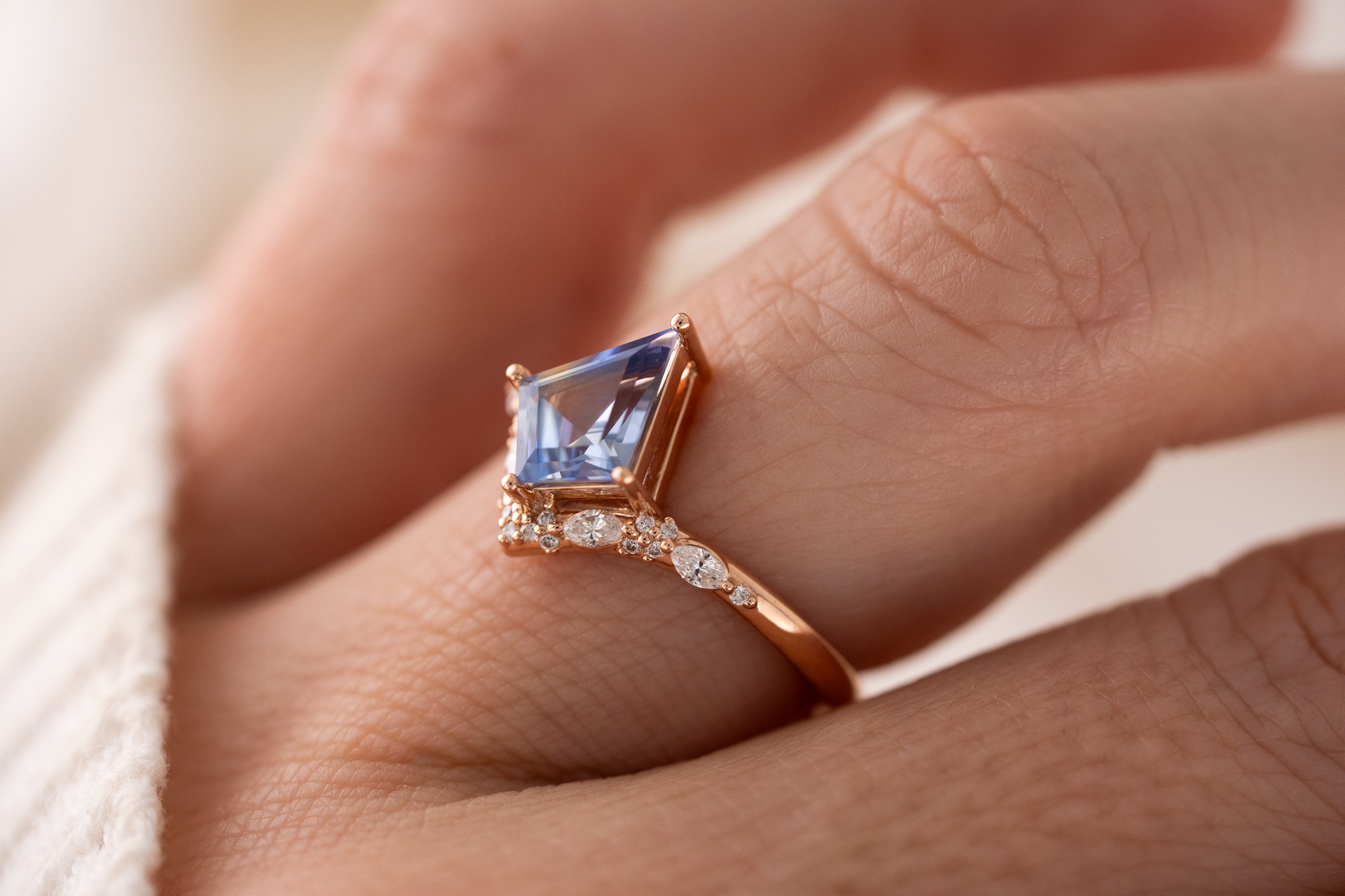 The Half Oracle Ring | 1.31 CT Kite Bicolor Blue Sapphire