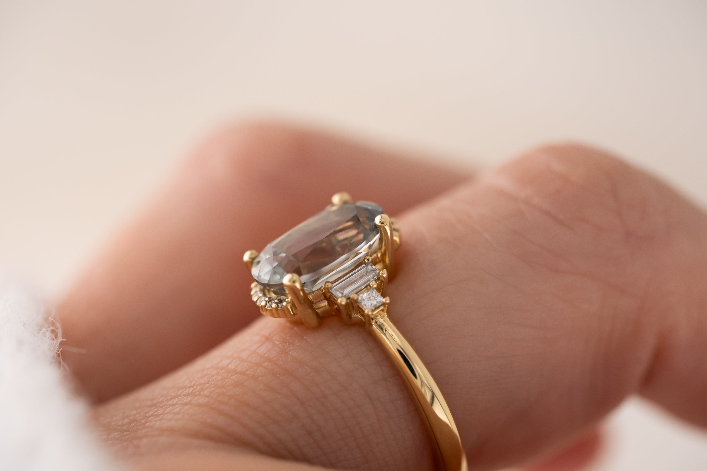 The Sura Ring | 3.38 CT Oval Green Sapphire