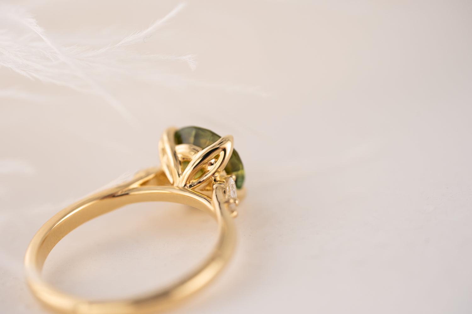 The Skyward Ring | 2.49 CT Round Green Parti Sapphire