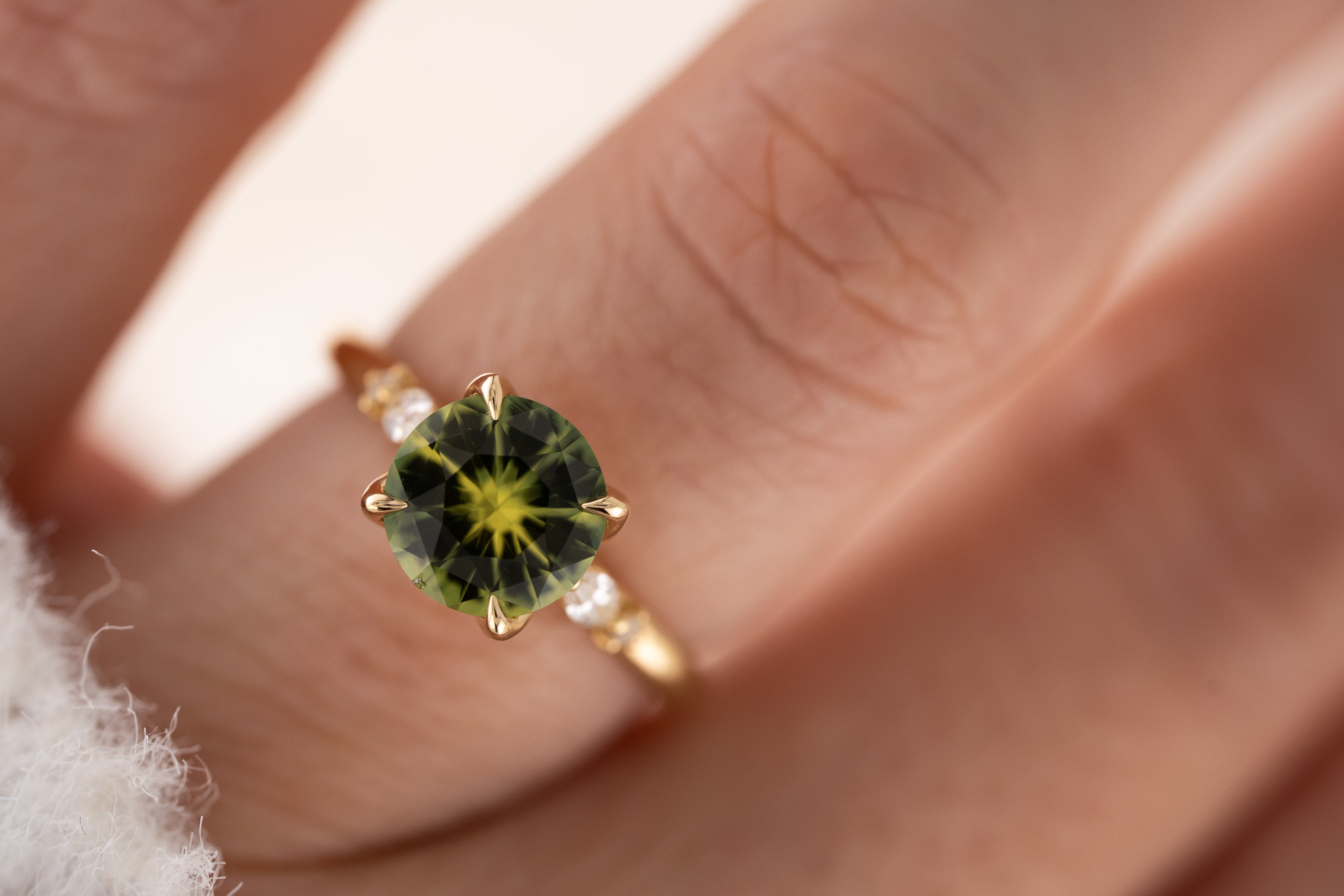 The Skyward Ring | 2.49 CT Round Green Parti Sapphire