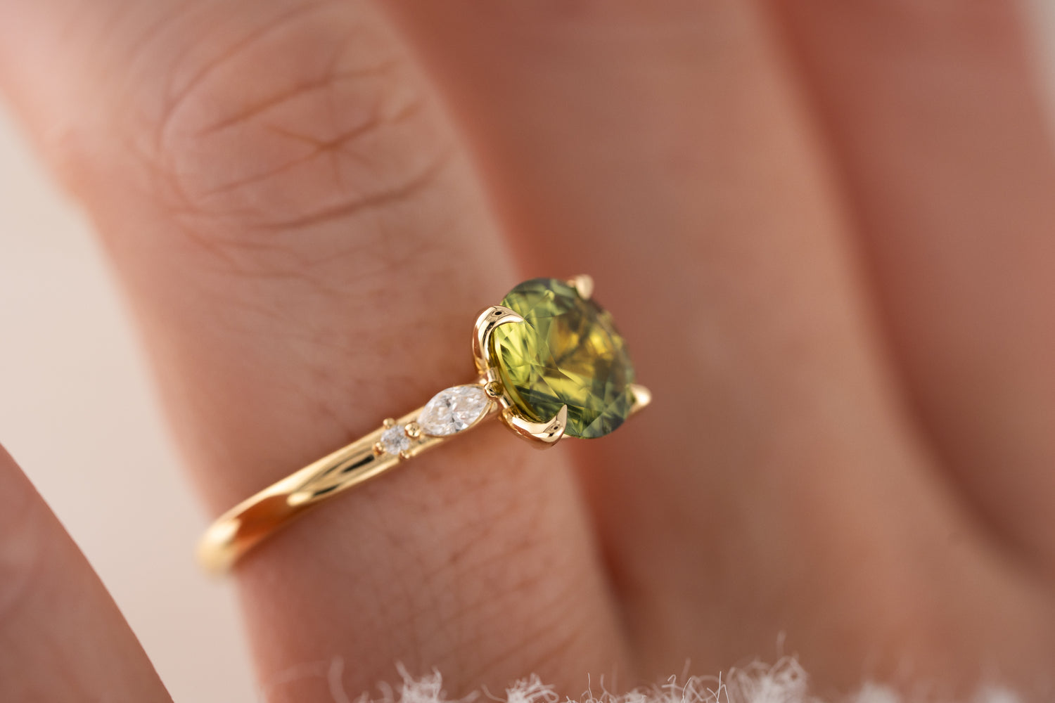 The Skyward Ring | 2.49 CT Round Green Parti Sapphire