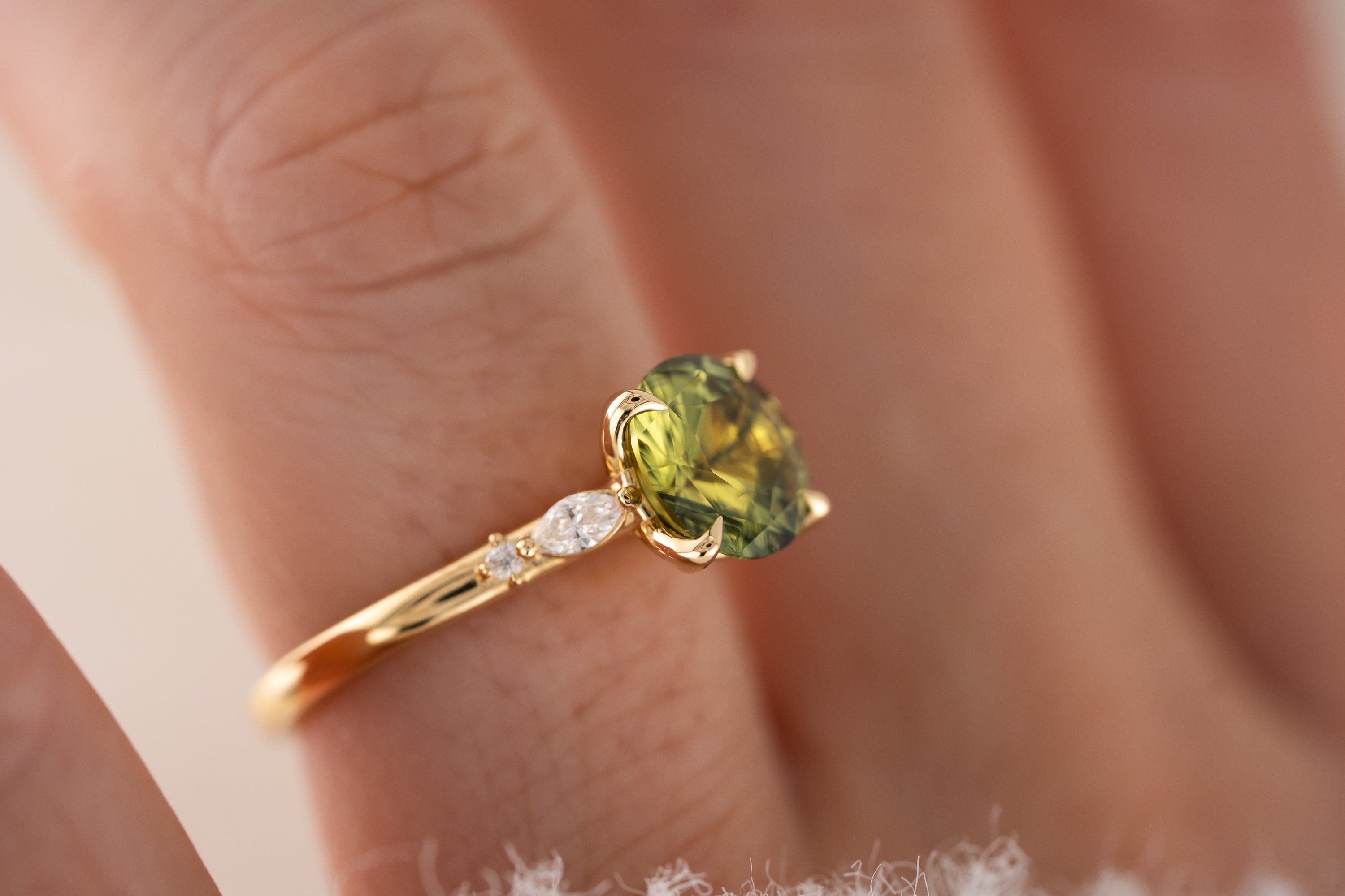 The Skyward Ring | 2.49 CT Round Green Parti Sapphire