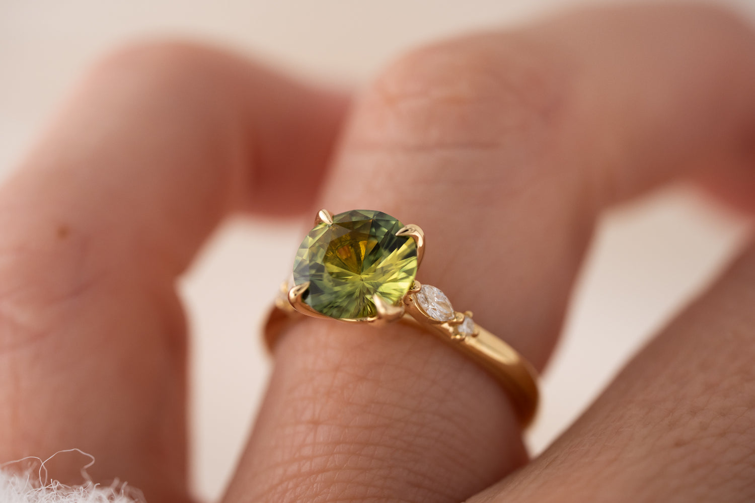 The Skyward Ring | 2.49 CT Round Green Parti Sapphire