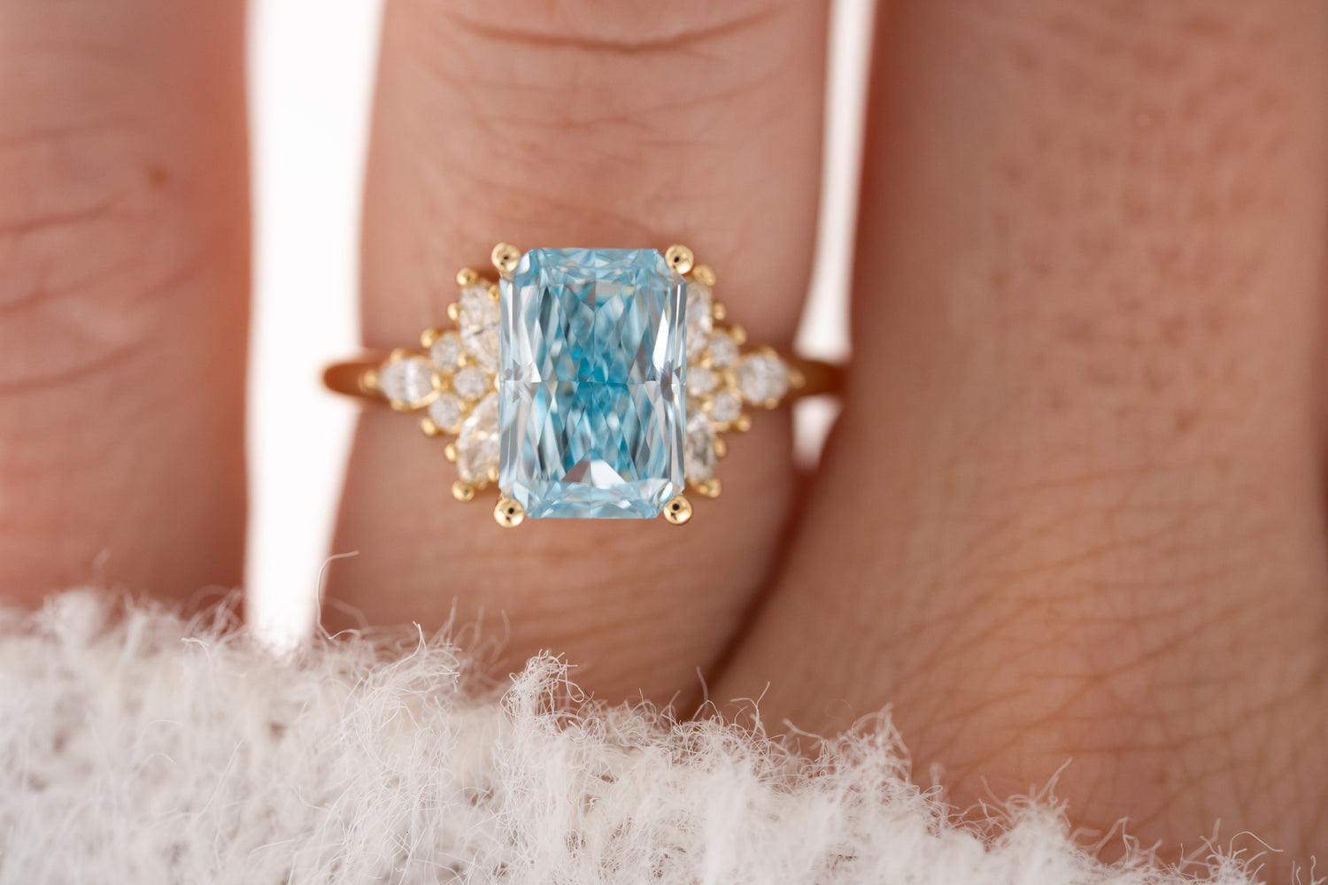 The Veraine Ring | 3 CT Radiant Blue Diamond