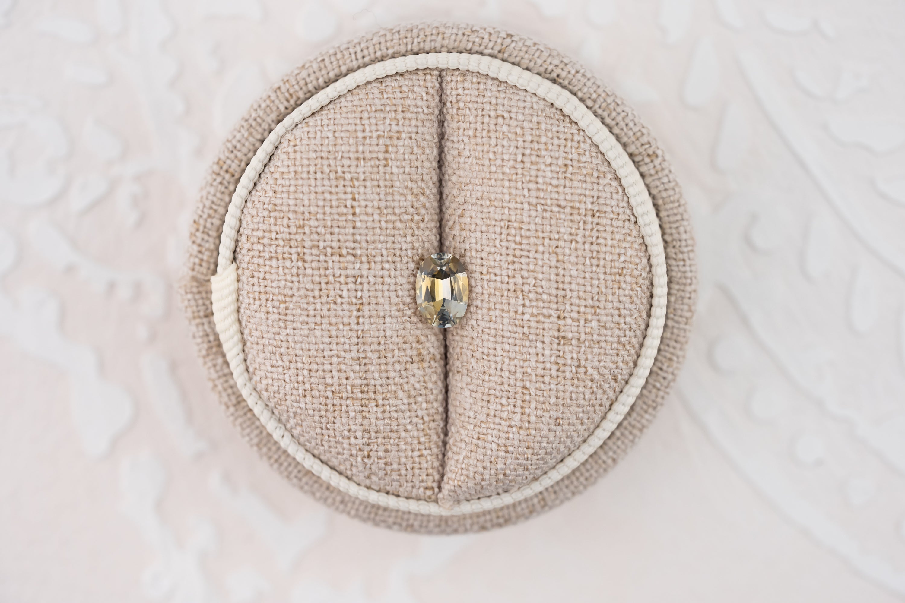 0.81 CT Oval Cut Bicolor Light Blue Montana Sapphire