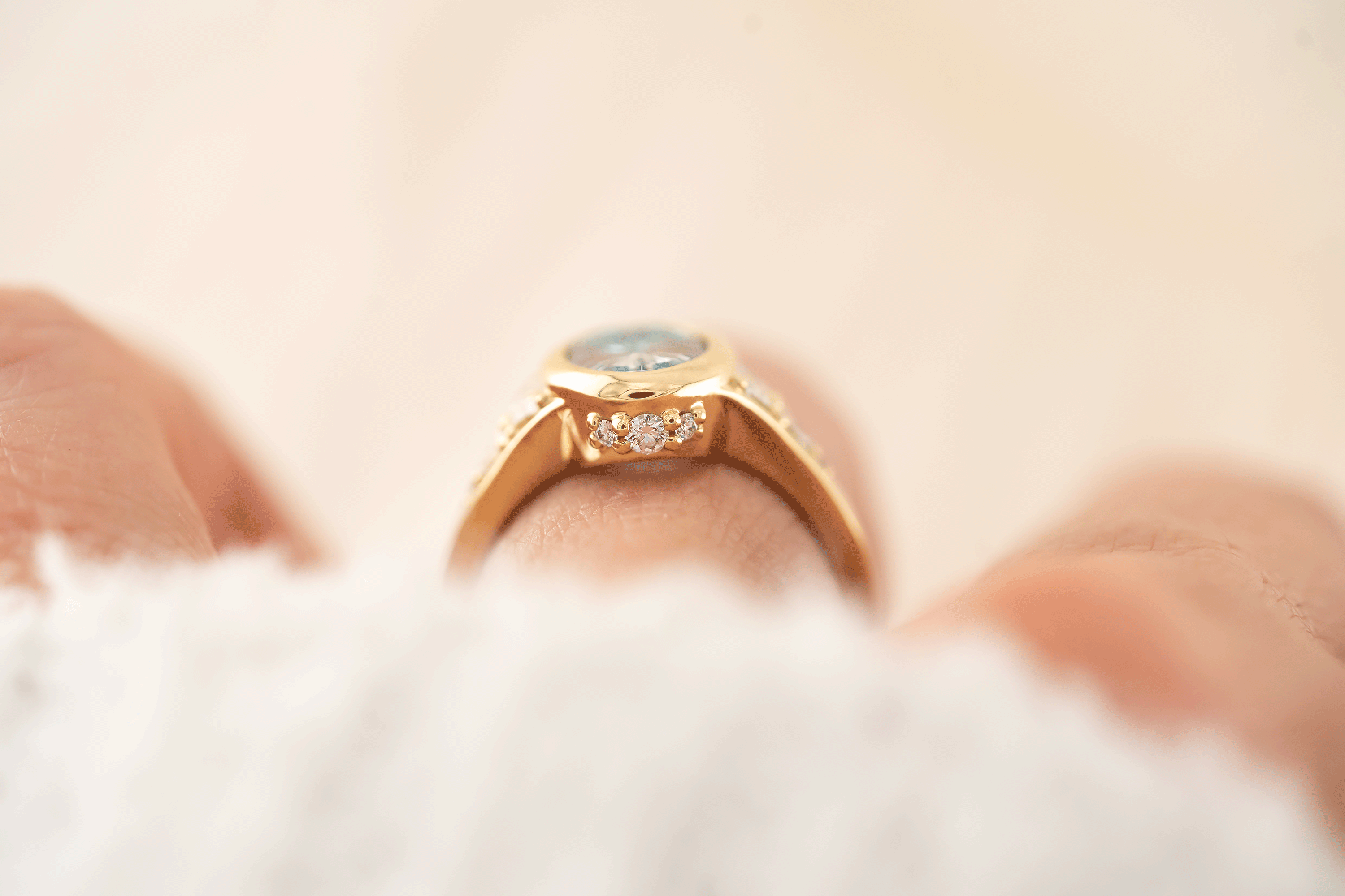 The Daylight Ring | 3.15 CT Oval Starbrite™ Bicolor Blue Zircon - Lavender Creek Gems