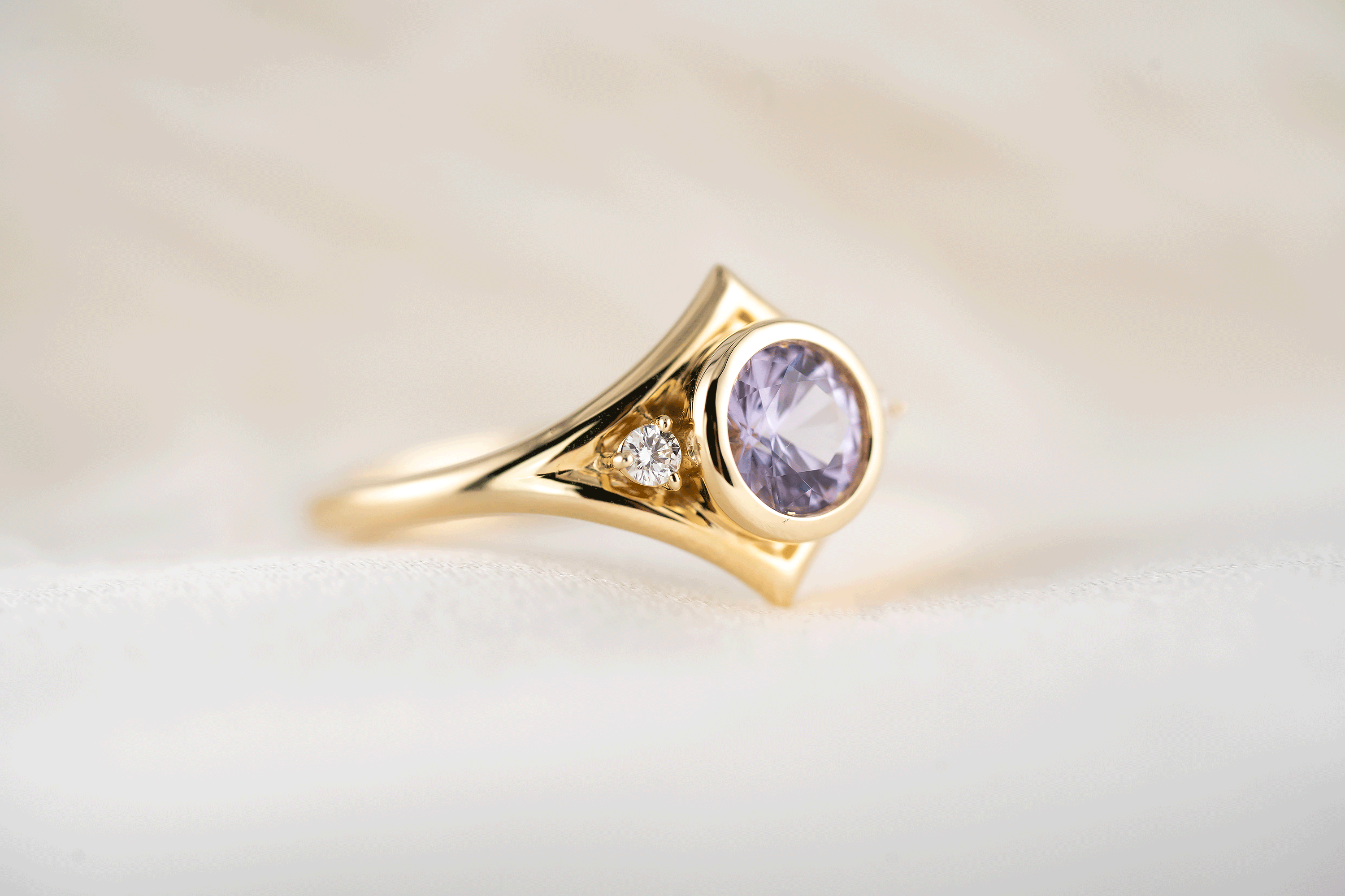 The Roxy Ring | 0.80 CT Round Lavender Sapphire - Lavender Creek Gems