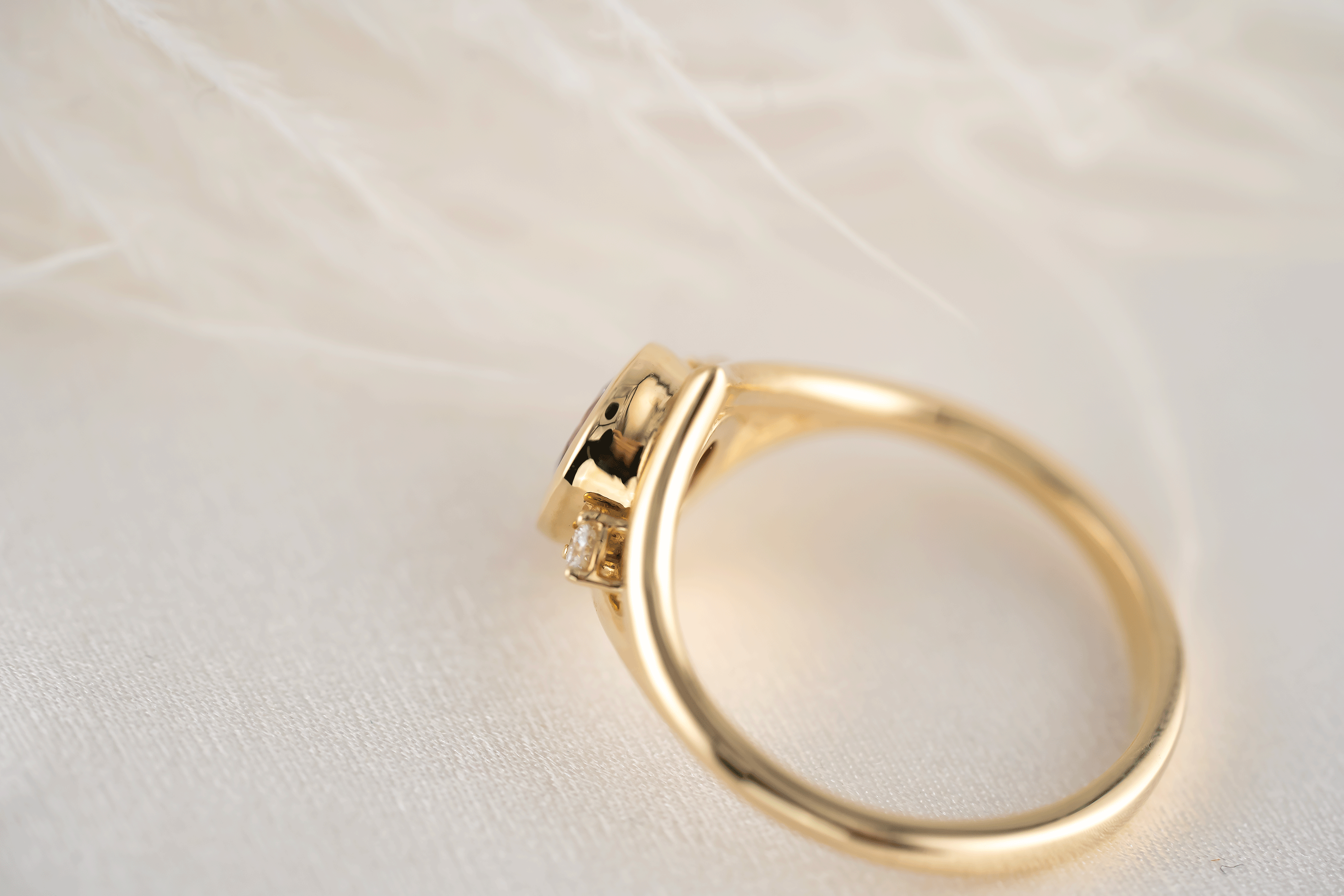 The Roxy Ring | 0.80 CT Round Lavender Sapphire - Lavender Creek Gems
