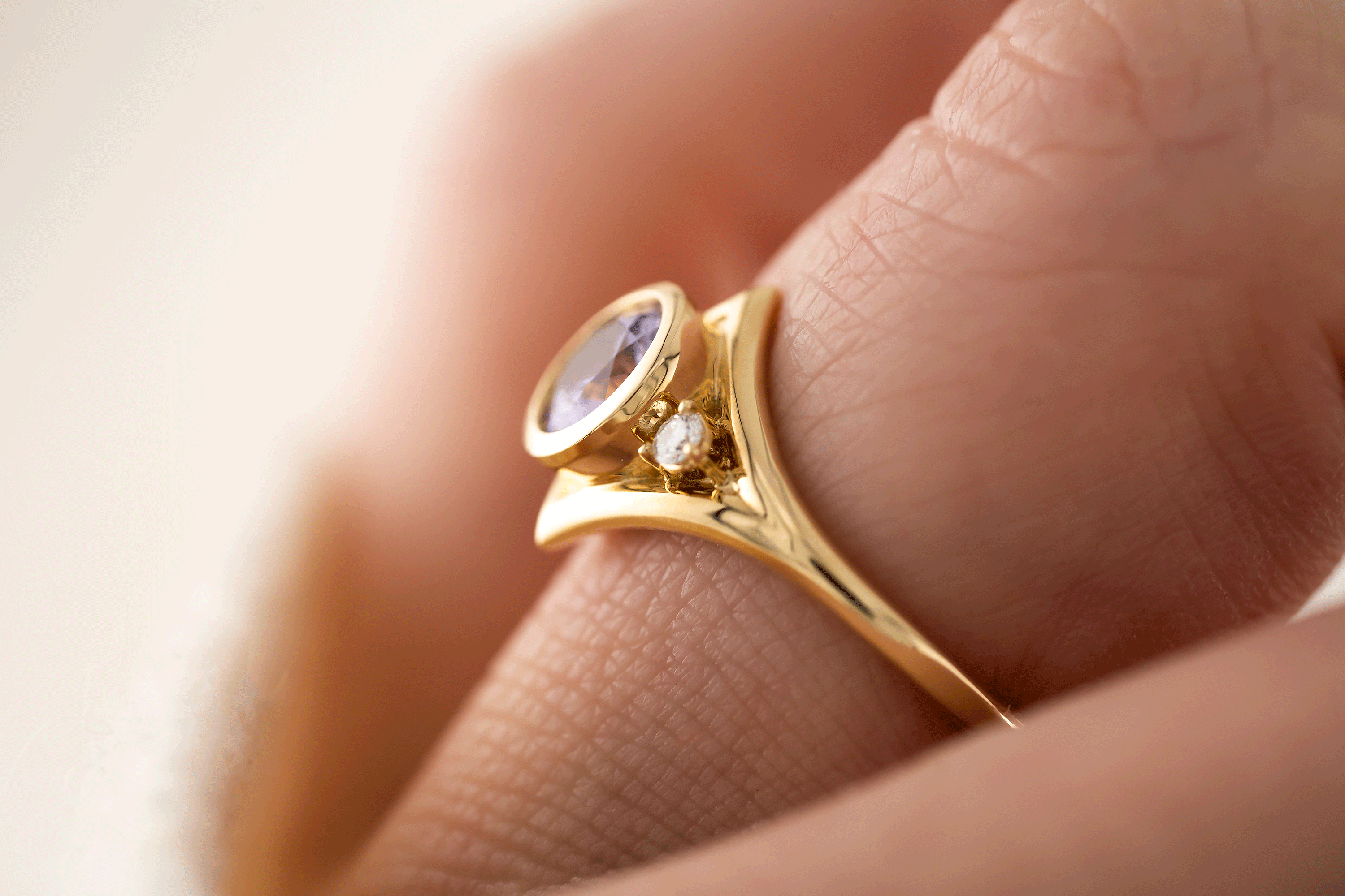 The Roxy Ring | 0.80 CT Round Lavender Sapphire - Lavender Creek Gems