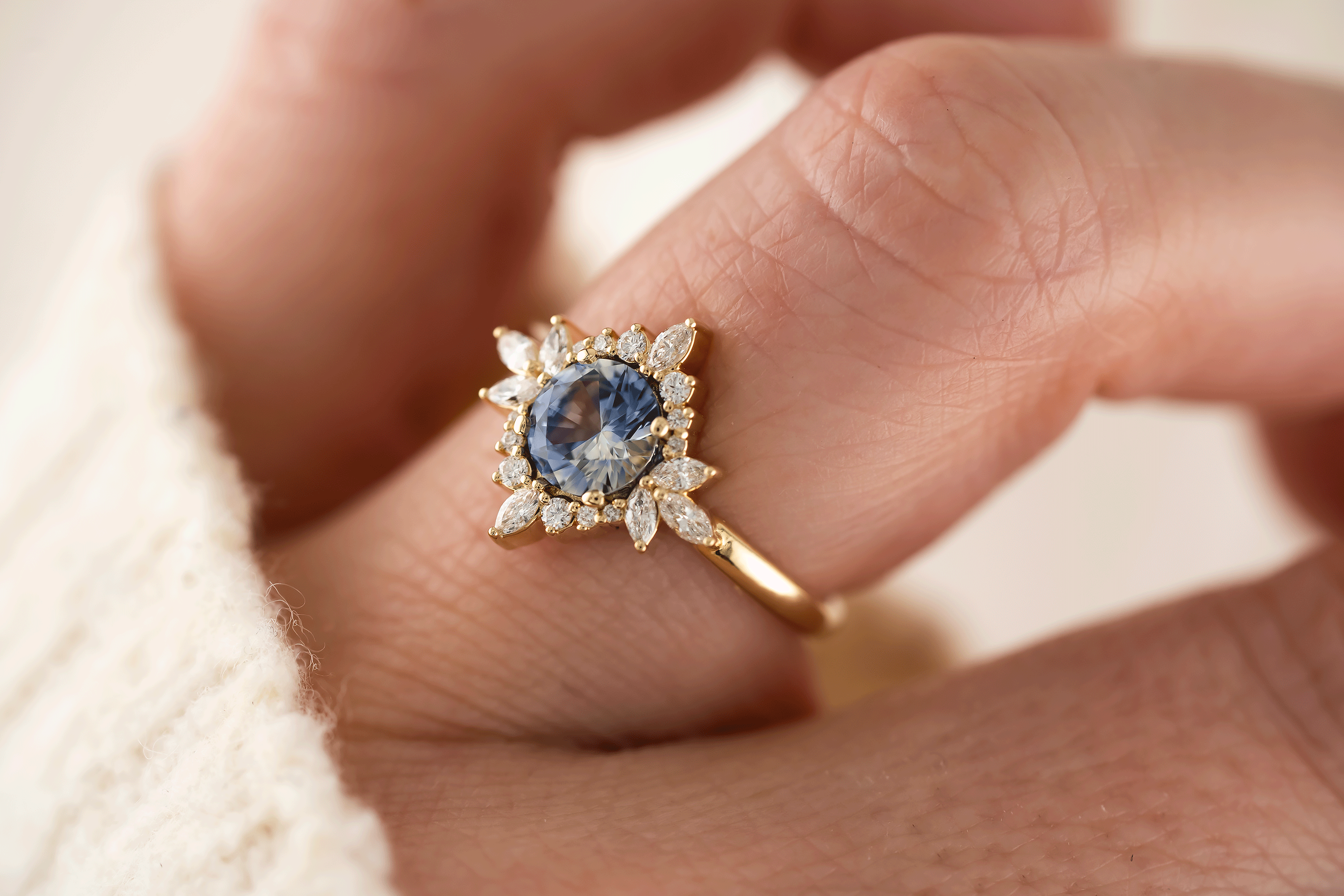 The Eyelet Ring | 1 CT Round Bicolor Sapphire - Lavender Creek Gems