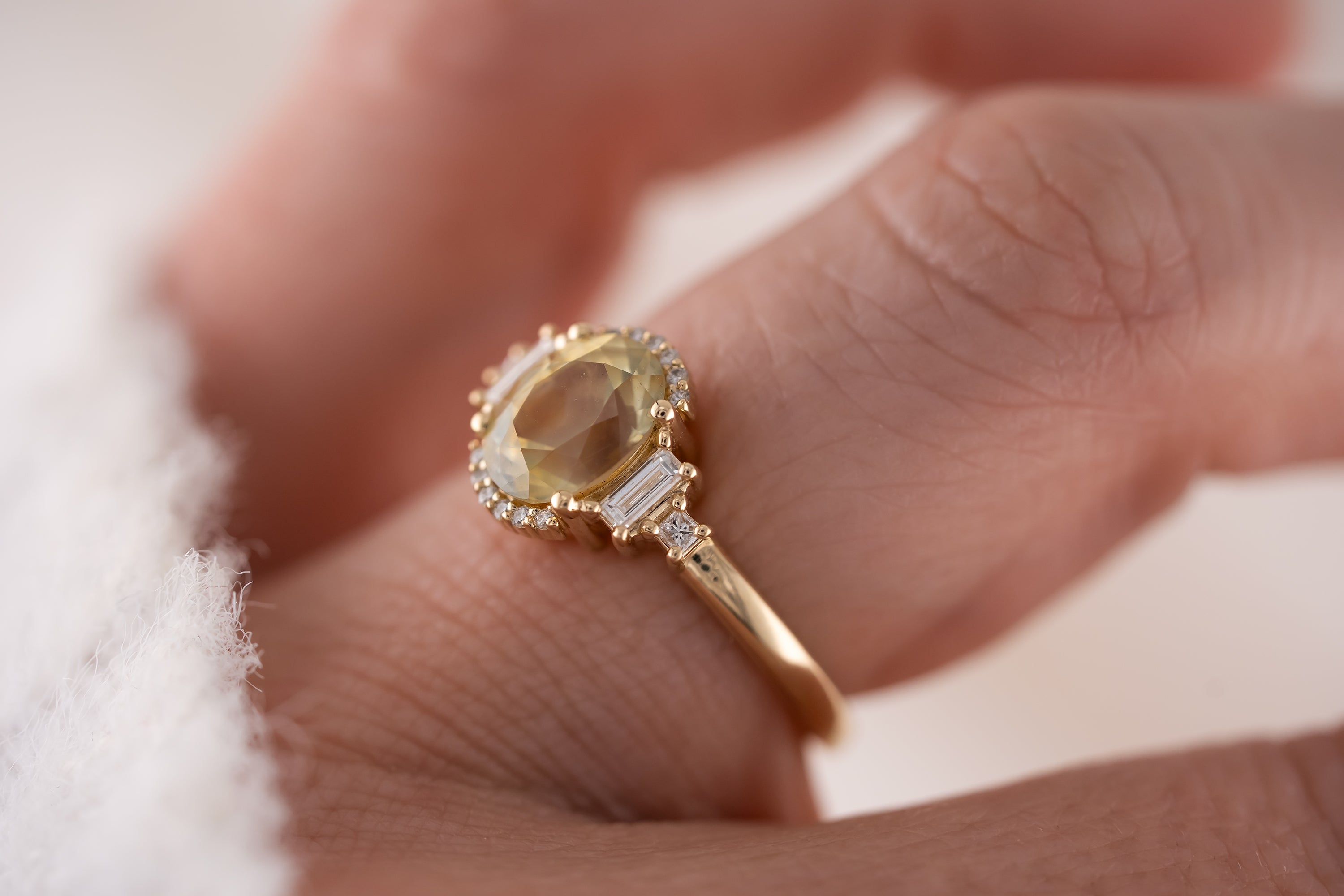 The Sura Ring | 2.1 CT Oval Bicolor Montana Sapphire - Lavender Creek Gems