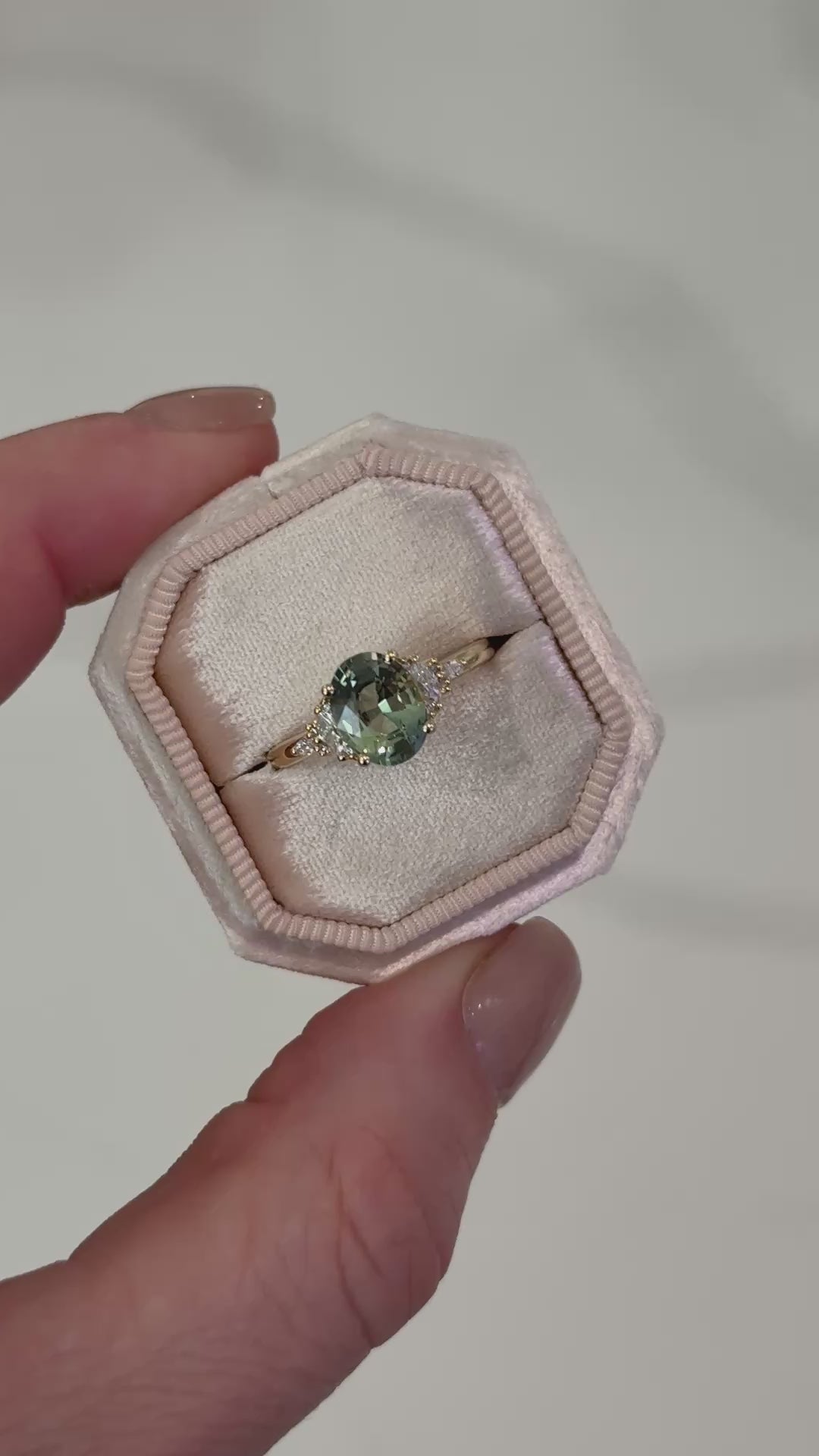 The Low Maeve Ring | 2.11 CT Oval Teal Green Sapphire