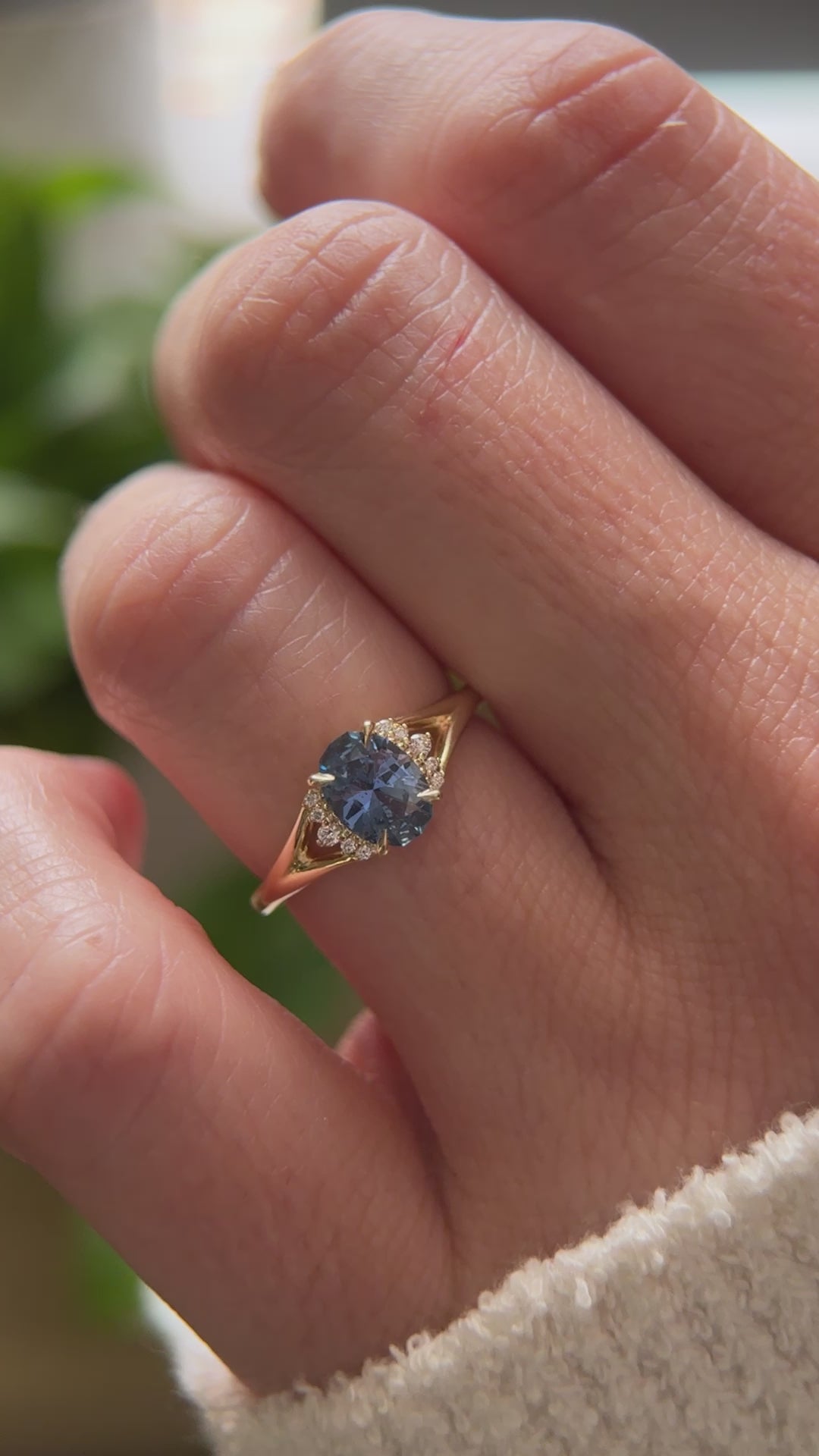 The Serendipity Ring - 1 CT Oval Blue Sapphire