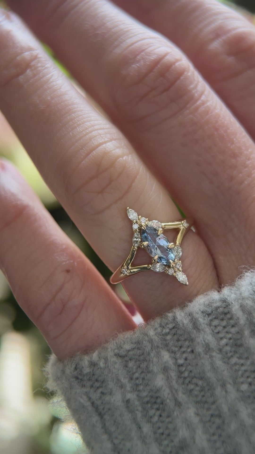 The Croía 0.67 CT Light Blue Sapphire Ring