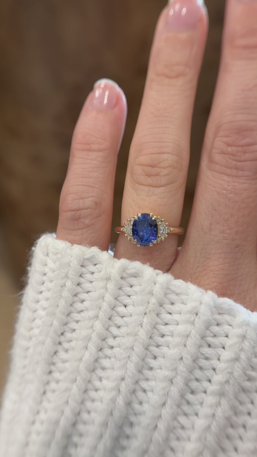 The Maren Ring | 2.6 CT Royal Blue Oval Sapphire