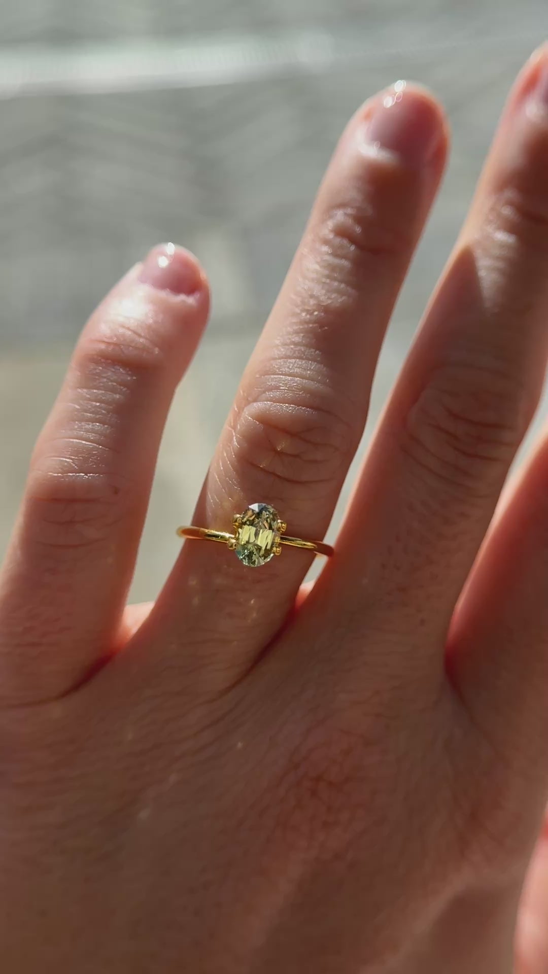 1.31 CT Oval Cut Yellow Green Sapphire