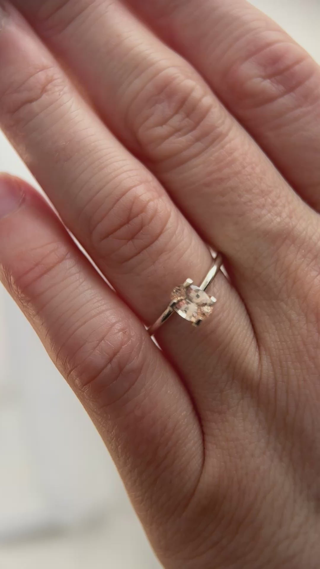 0.86 CT Oval Cut Pastel Peach Sapphire
