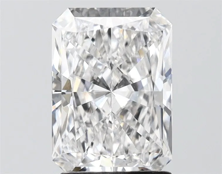 1.92ct Radiant Lab Grown Diamond (Colour E, Clarity VVS2, IGI Certified)