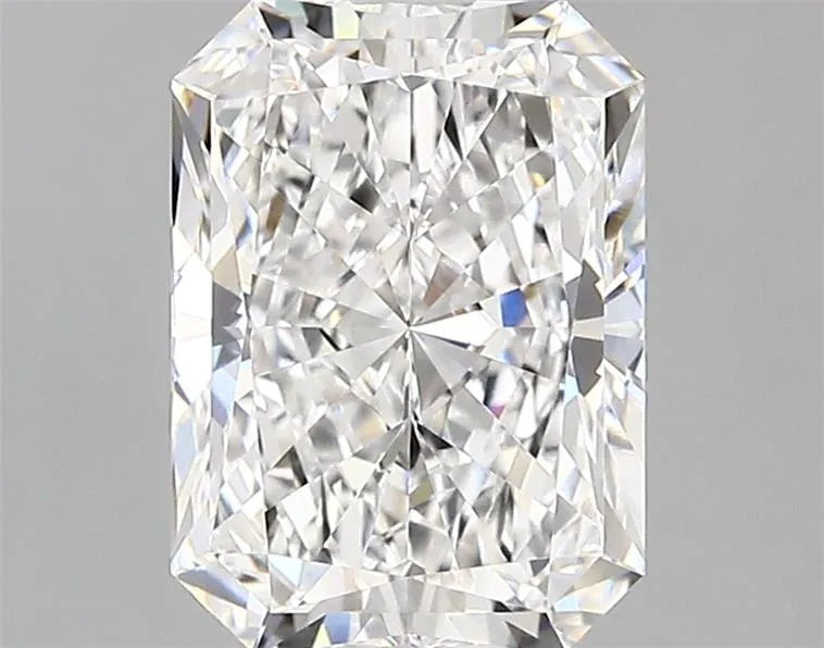 2.42ct Radiant Lab Grown Diamond (Colour D, Clarity VVS2, IGI Certified)