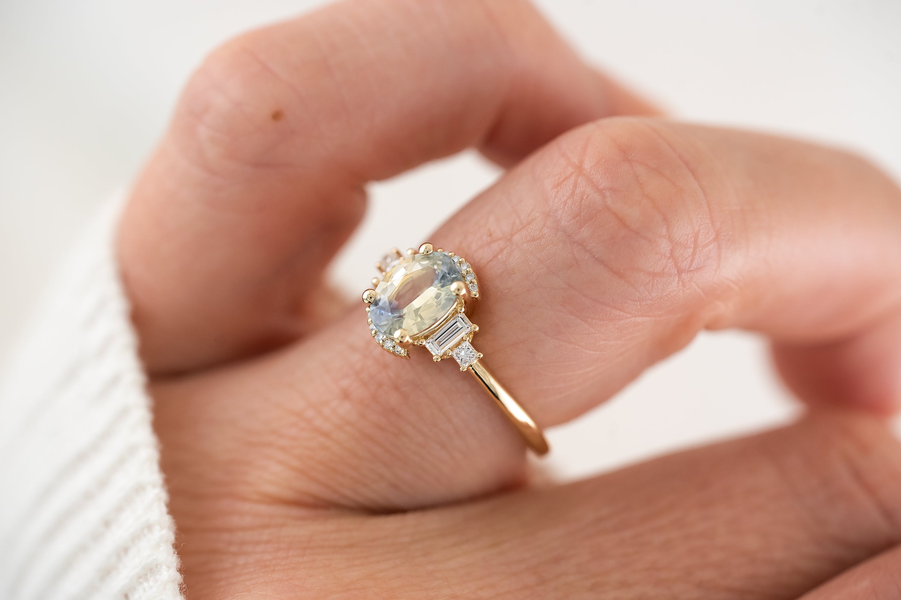 The Sura Ring |1.45 CT Oval Bicolor Sapphire - Lavender Creek Gems 
