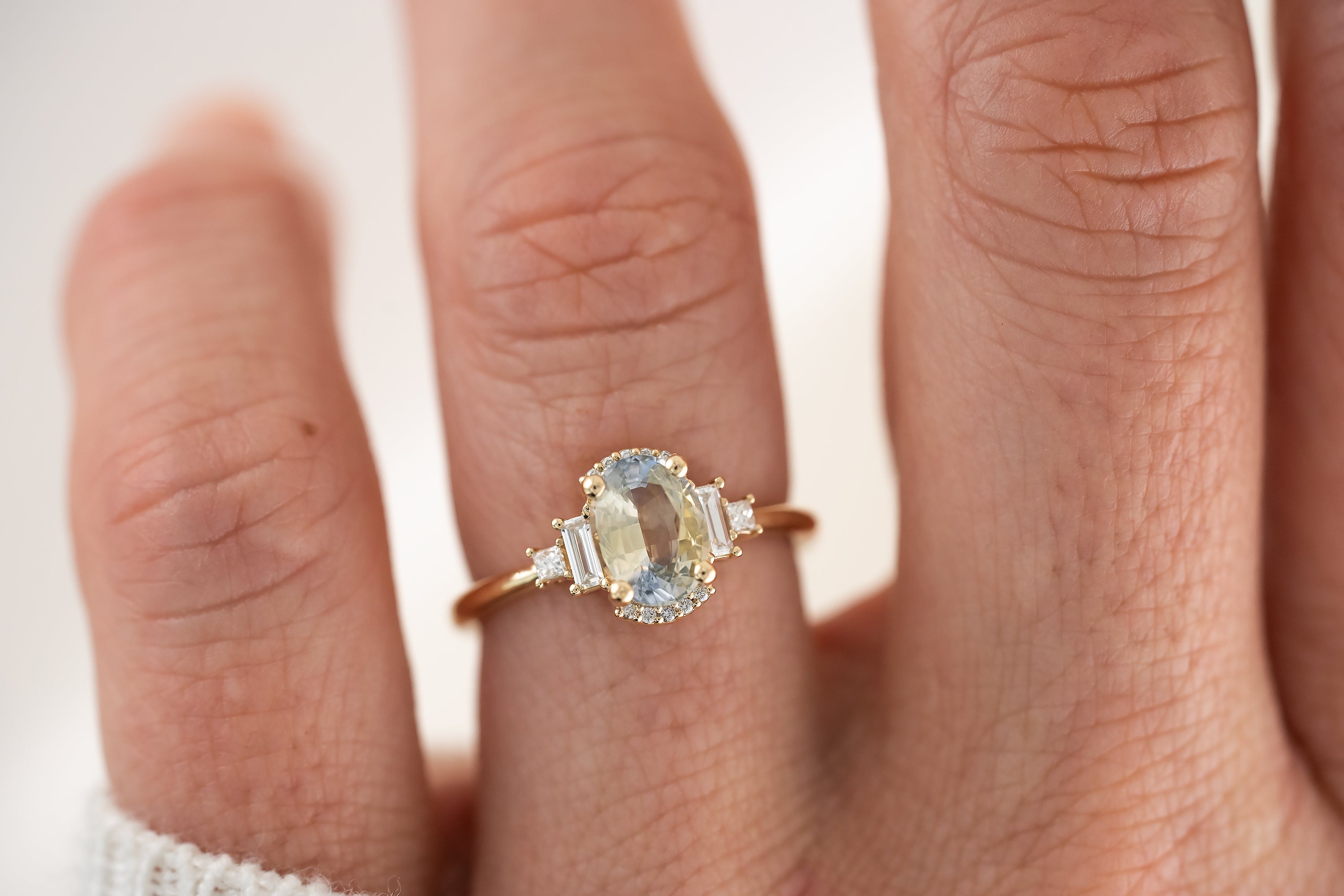 The Sura Ring |1.45 CT Oval Bicolor Sapphire - Lavender Creek Gems 