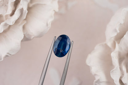 1.98 CT Oval Opalescent Royal Blue Sapphire