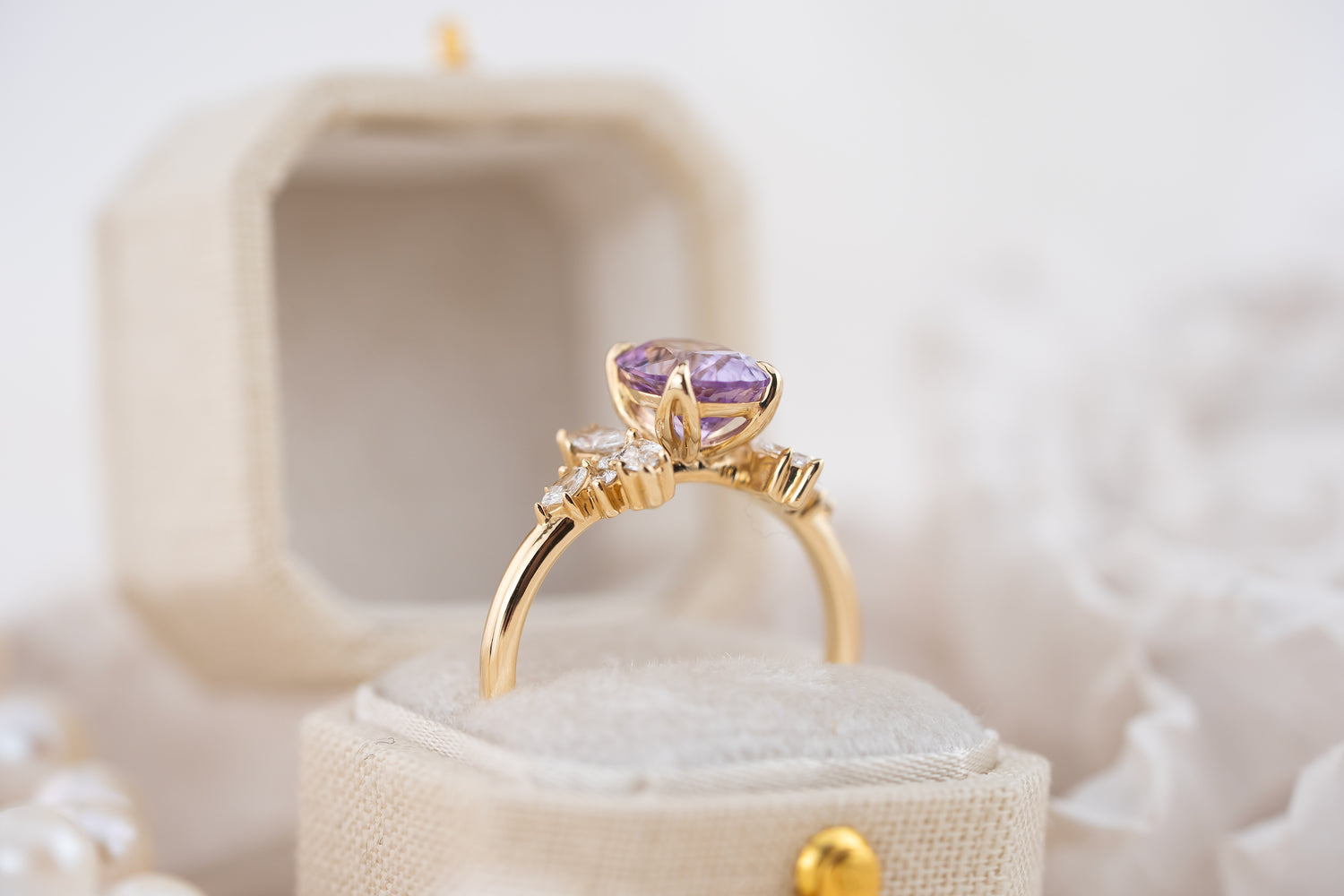 The Veraine Ring | 2.03 CT Oval Light Purple Sapphire - Lavender Creek Gems 