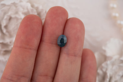 2.04 CT Oval Opalescent Teal Sapphire