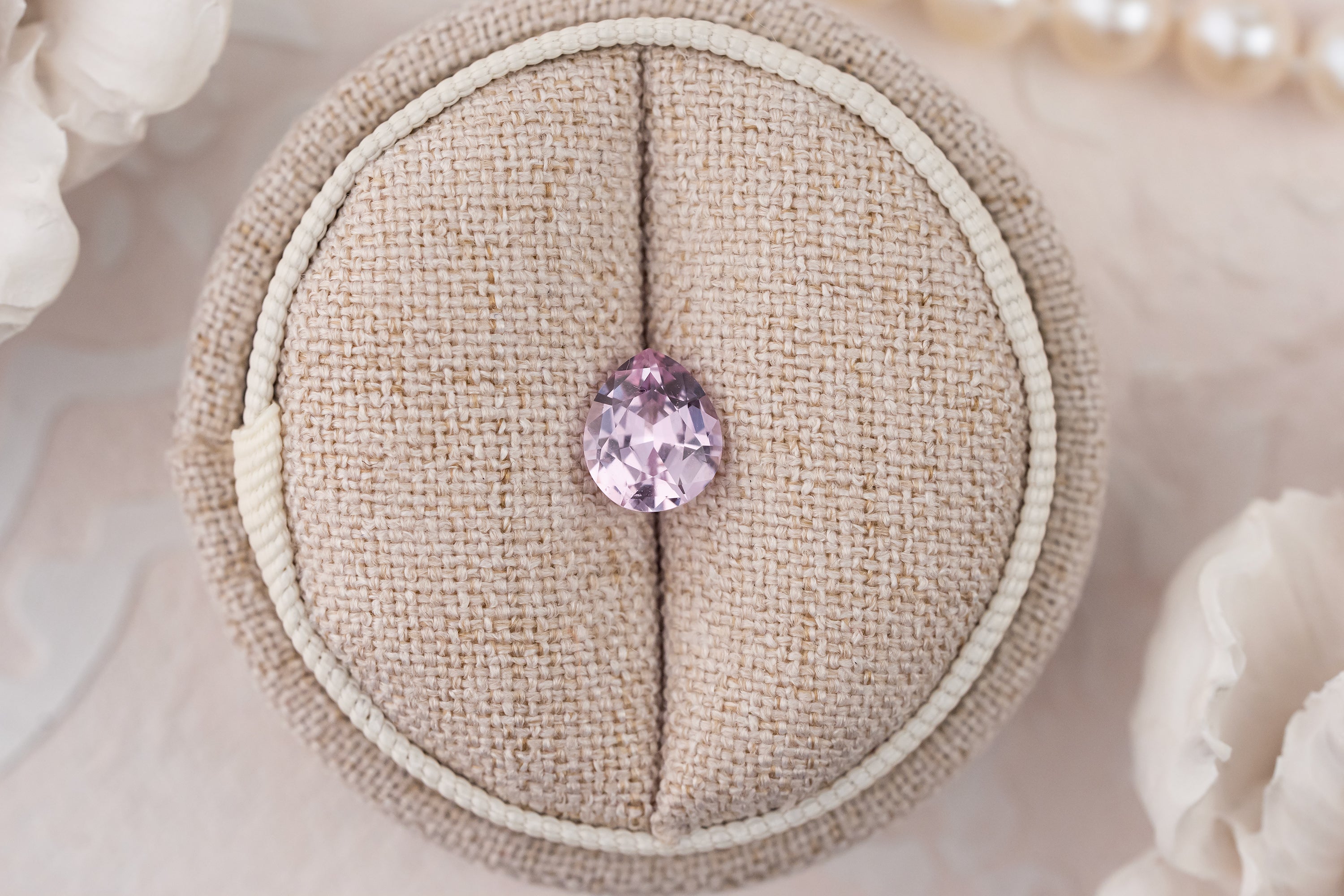 1.76 CT Pear Light Pinkish Purple Sapphire