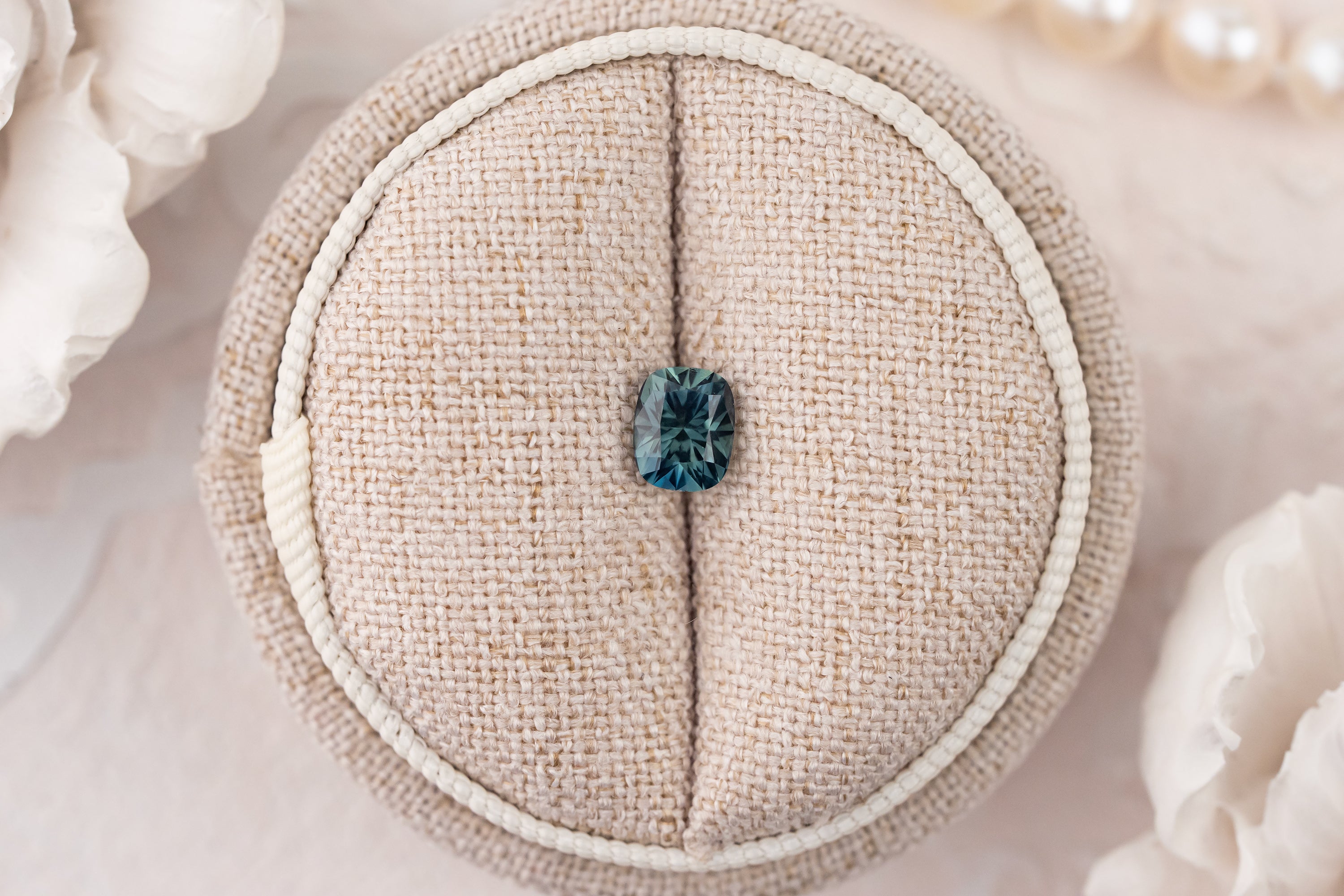 1.01 CT Elongated Cushion Navy Blue/Teal Sapphire - Lavender Creek Gems 