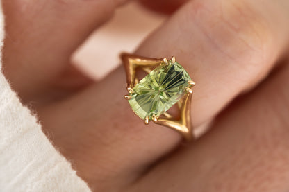 The Weaver Ring - 2.8 CT Apple Green Starbrite™ Tourmaline - Lavender Creek Gems 