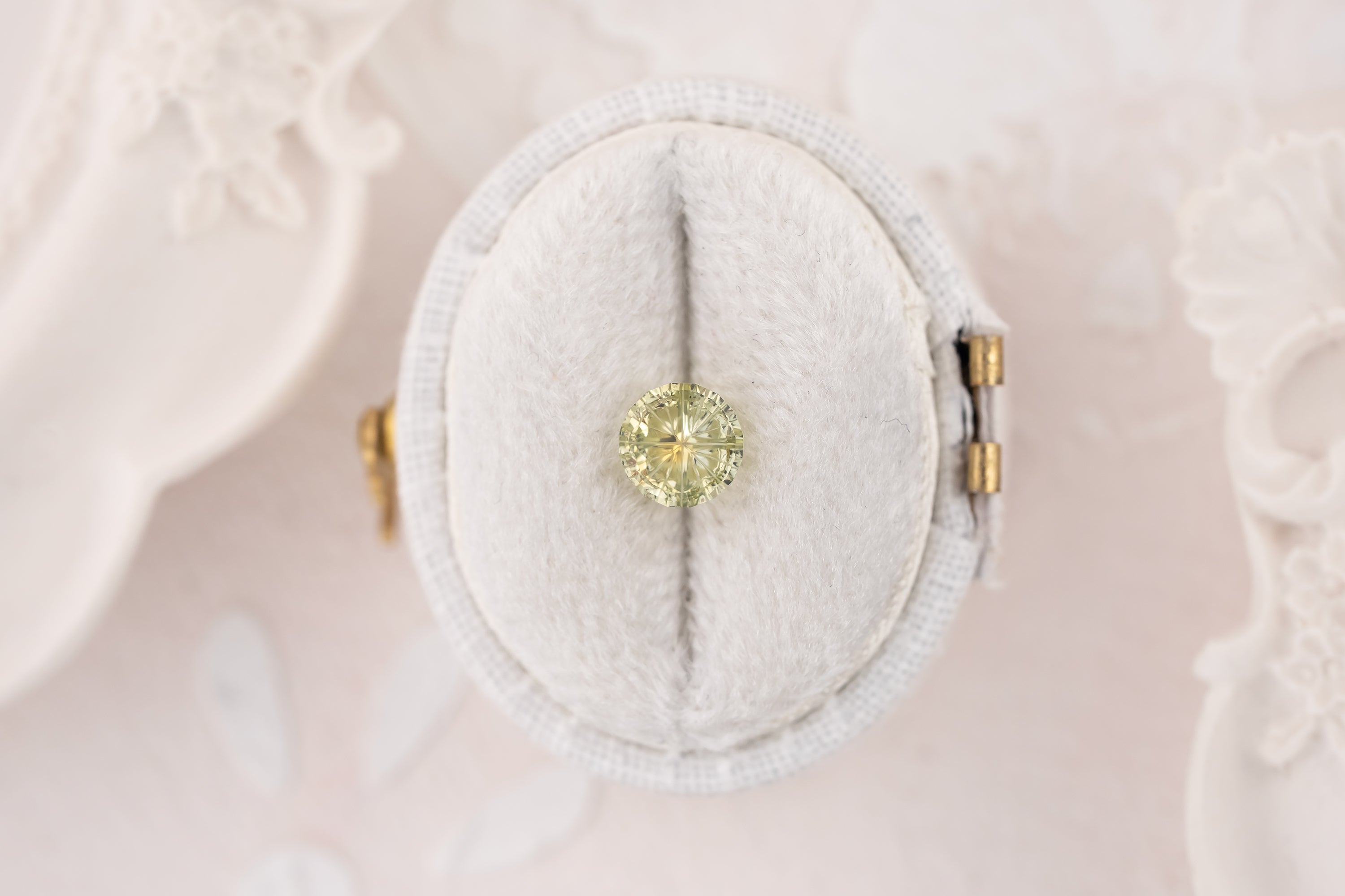 1.02 CT Round Starbrite™ Cut Light Green Bicolor Montana Sapphire - Lavender Creek Gems 