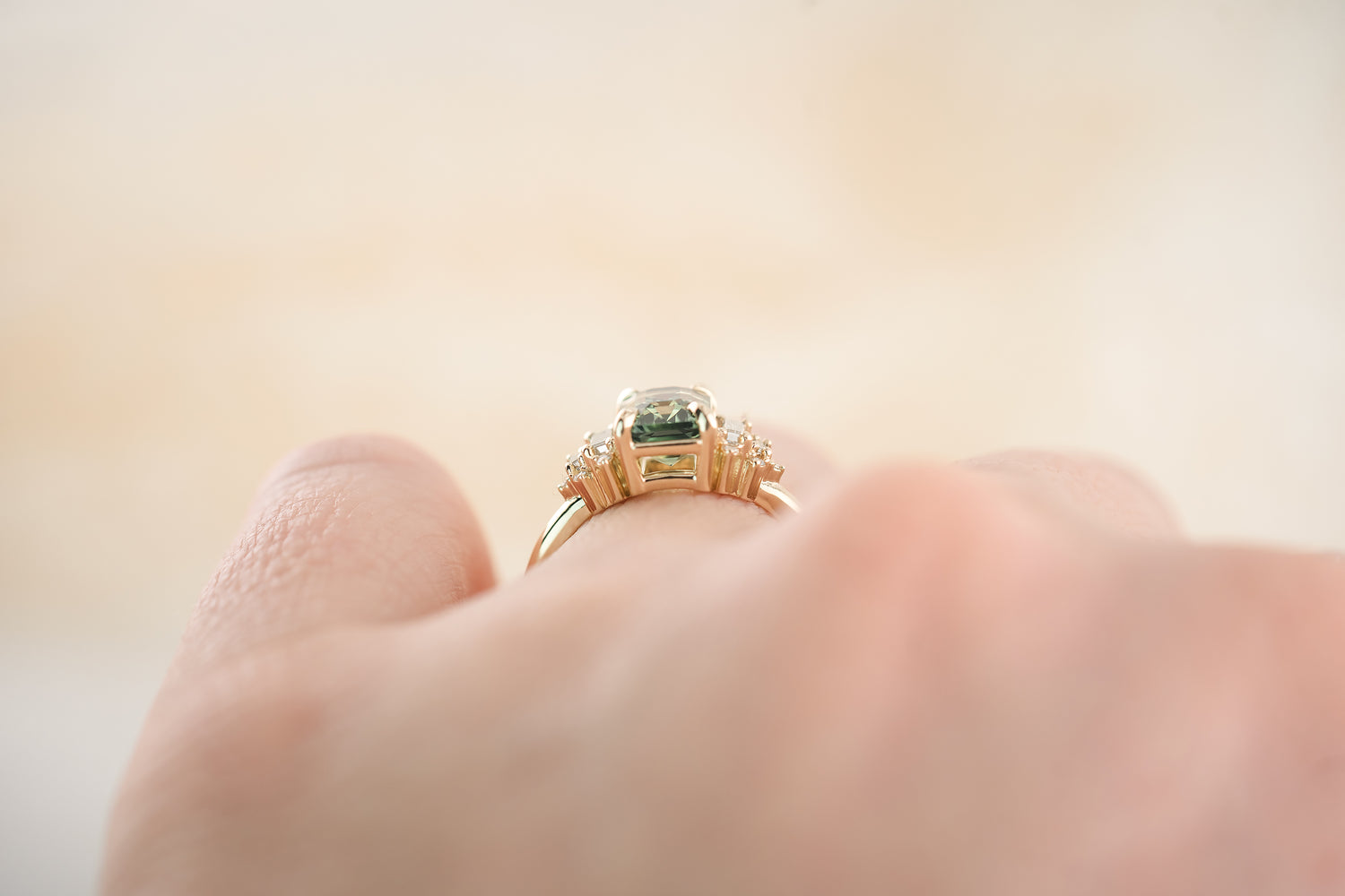 The Soleil 2.6 CT Bi-color Green Sapphire Ring - Lavender Creek Gems 