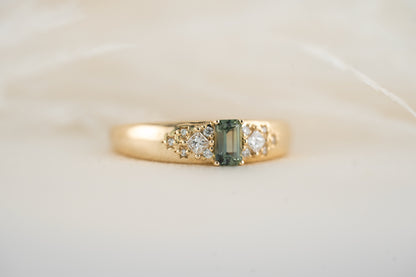 The Astral Ring | Green/Teal Sapphire