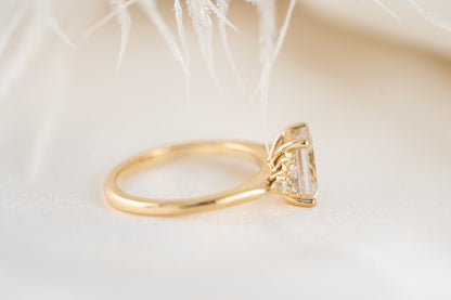 The Maeve Ring | Emerald Cut Moissanite