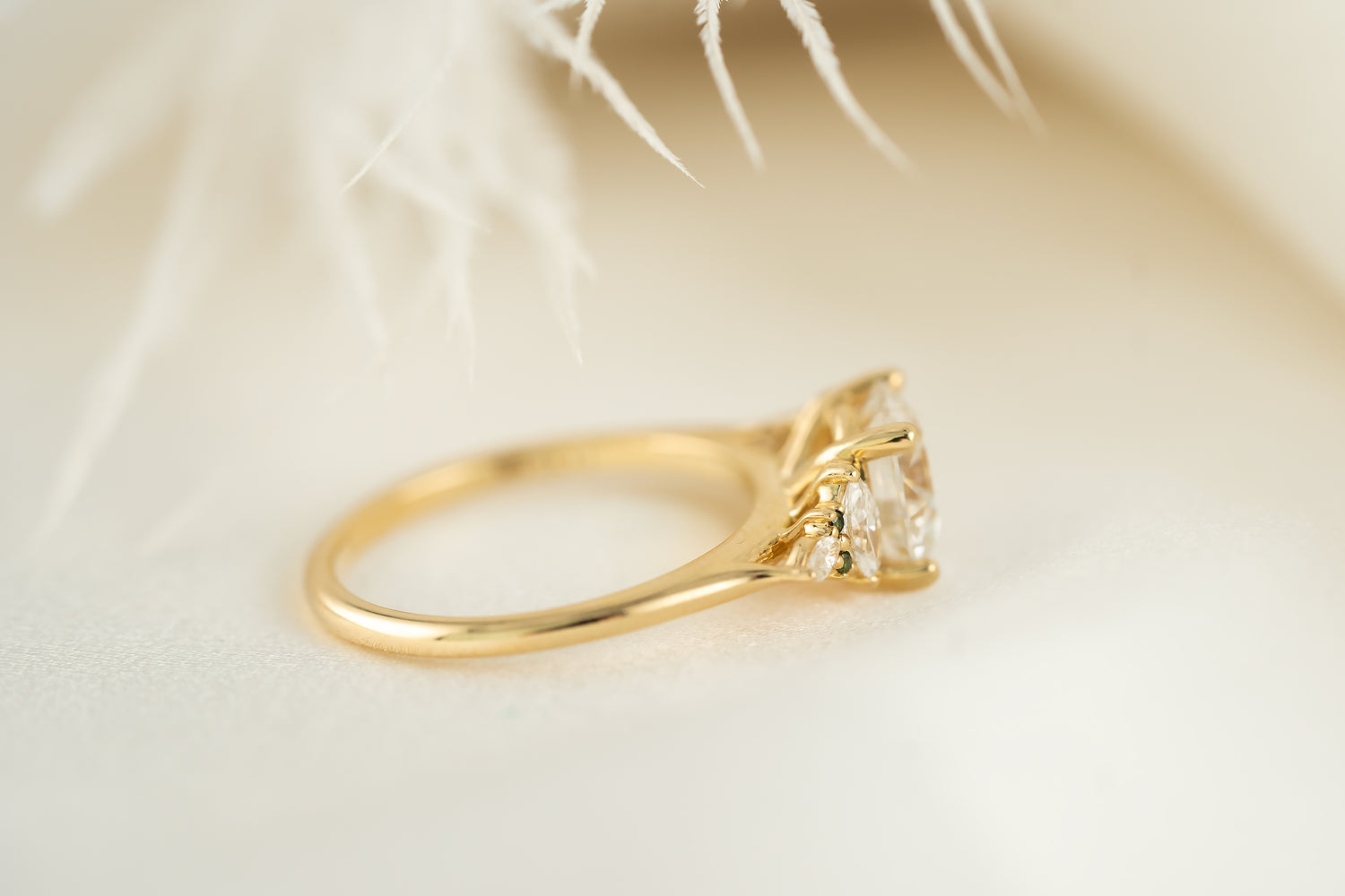 The Maeve Ring | Round Diamond