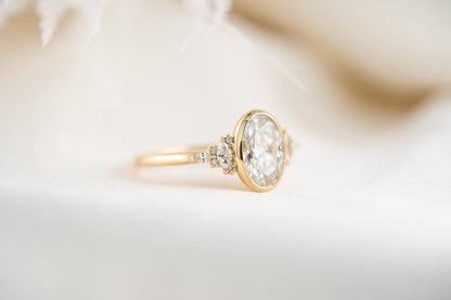 The Bezel Maeve Ring | Oval Diamond