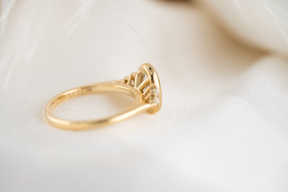 The Bezel Maeve Ring | Oval Diamond