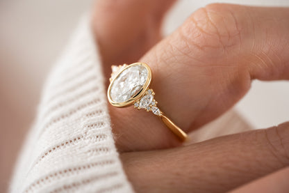 The Bezel Maeve Ring | Oval Diamond