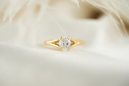 The Weaver Ring | Oval Diamond