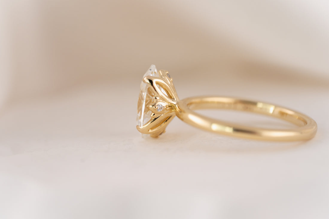 The Secret Garden Ring | 2.5 CT Oval Diamond