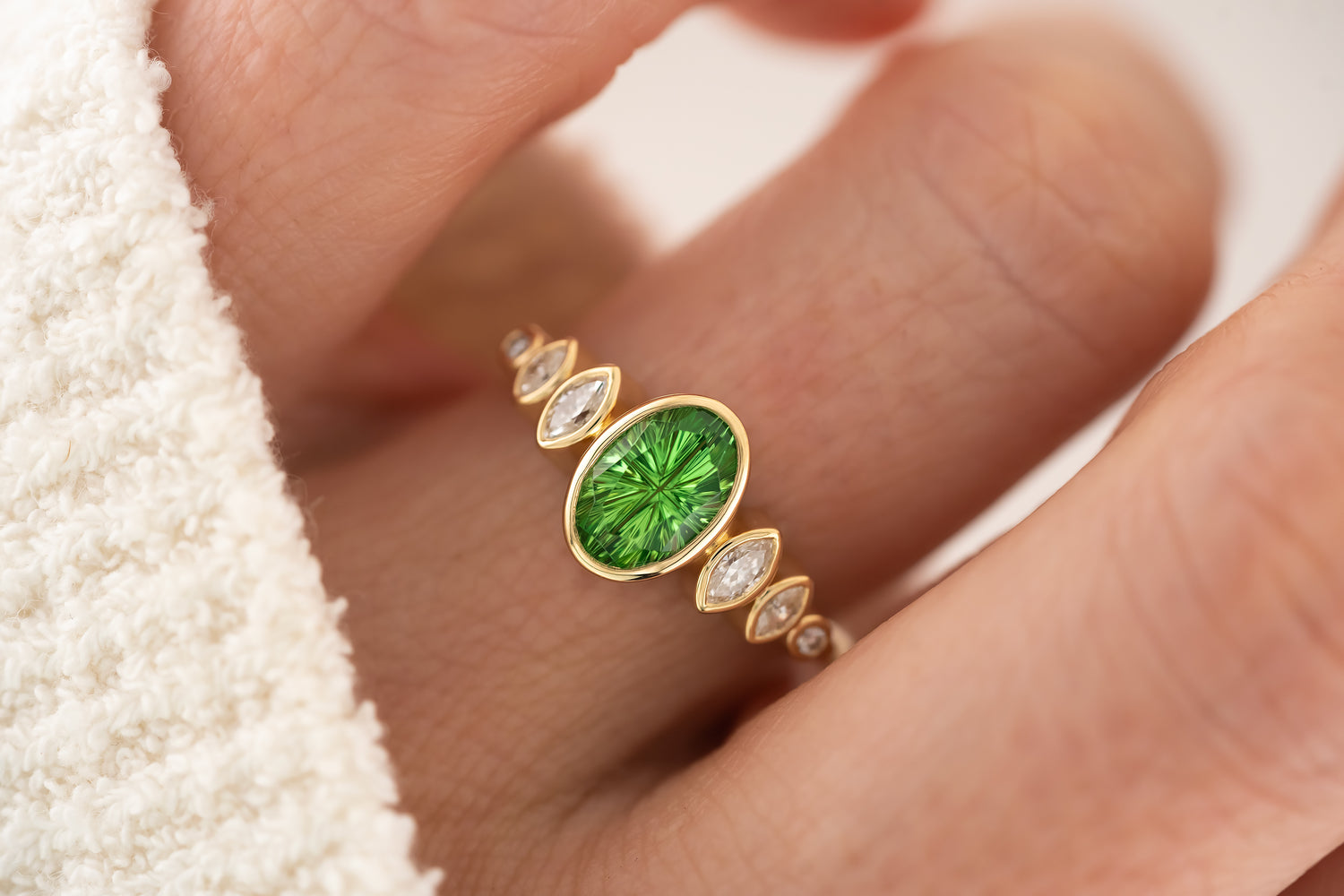 The Solstice Ring | 1.6 CT Oval Starbrite™ Tsavorite - Lavender Creek Gems 