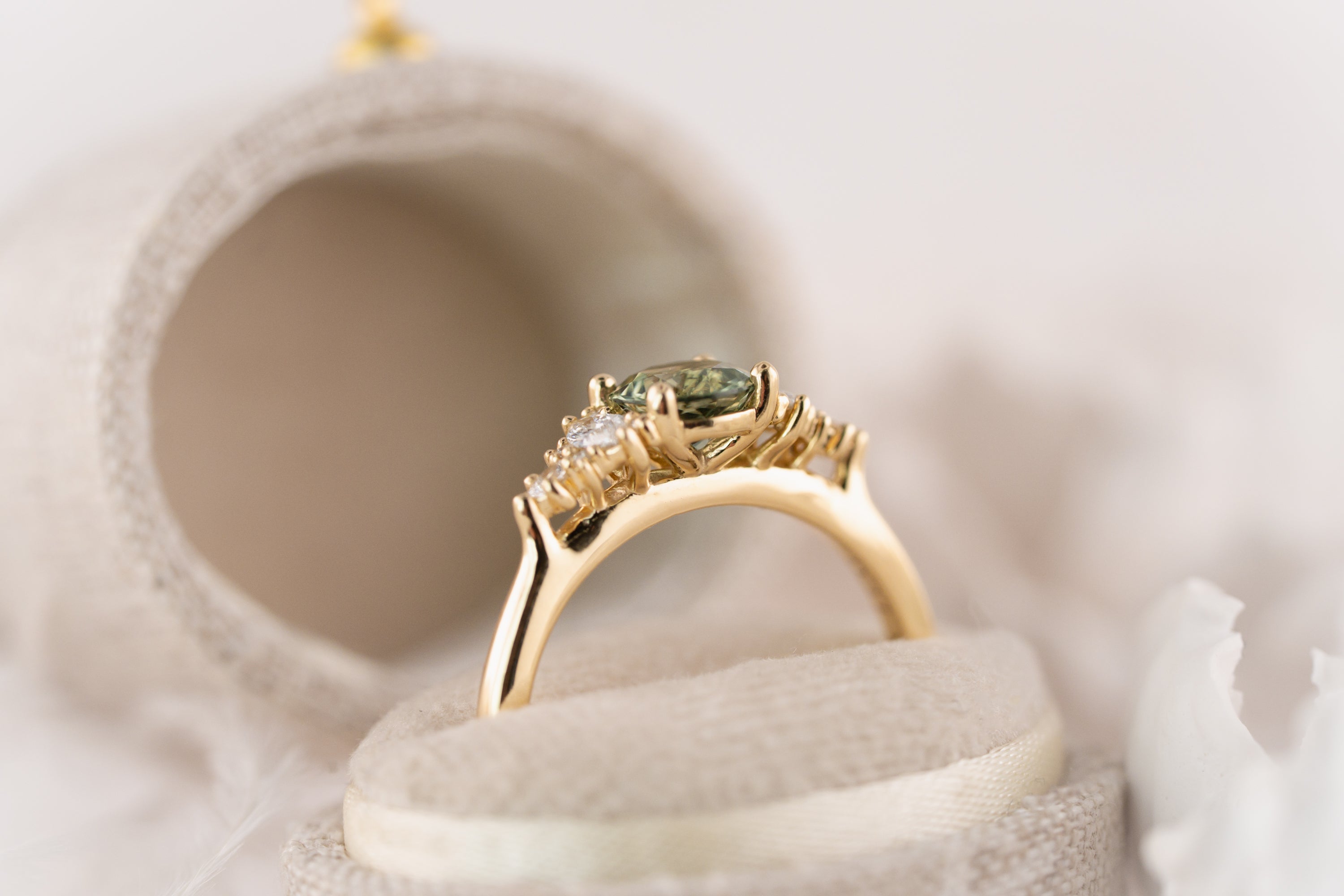The Maeve Ring | 0.88 CT Round Teal Green Montana Sapphire