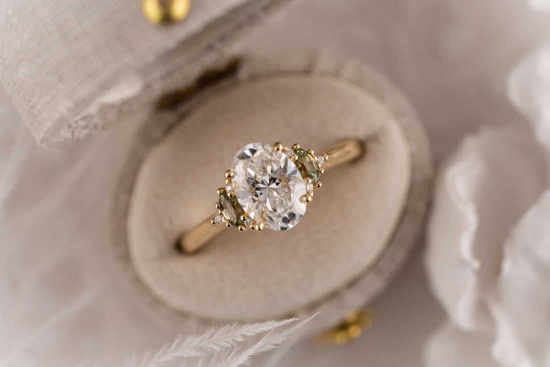 The Low Maren Ring | 1.5 CT Oval Diamond + Green Sapphire - Lavender Creek Gems 