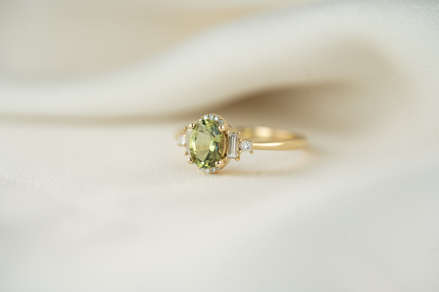 The Sura Ring | 1.11 CT Oval Green Sapphire